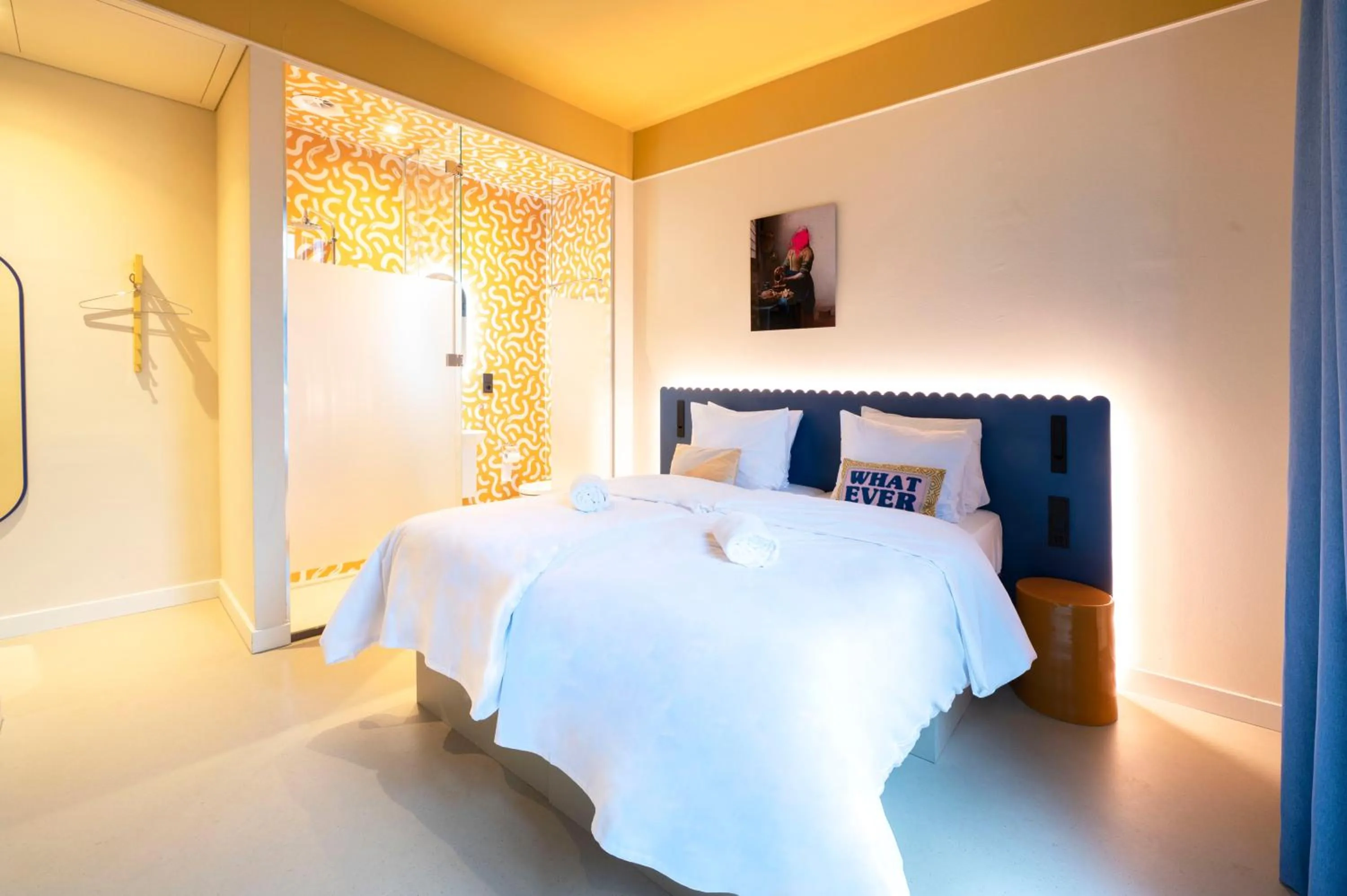 Bed in City Hotel Rembrandt Square - Just renovated