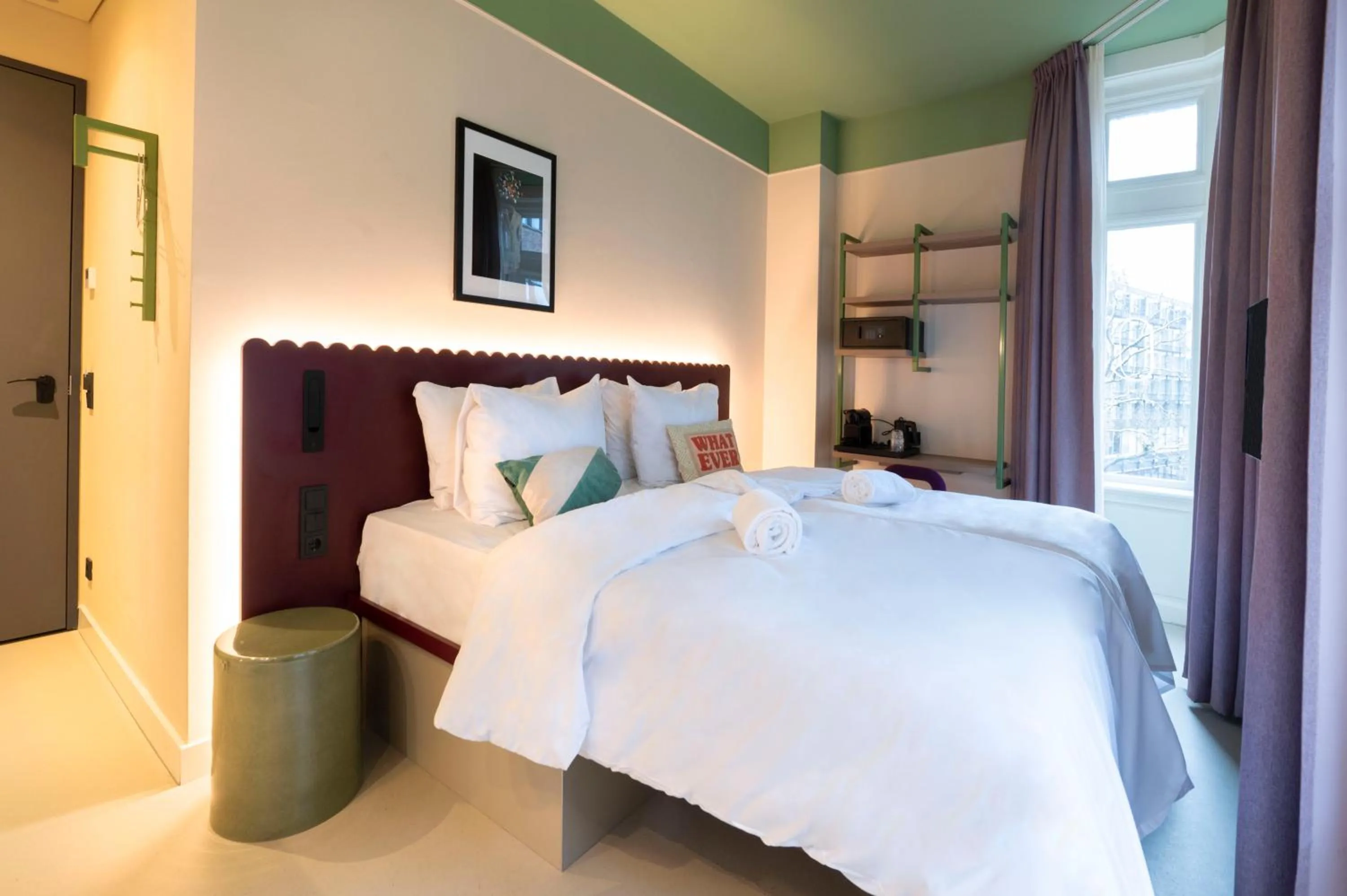 Bed in City Hotel Rembrandt Square - Just renovated