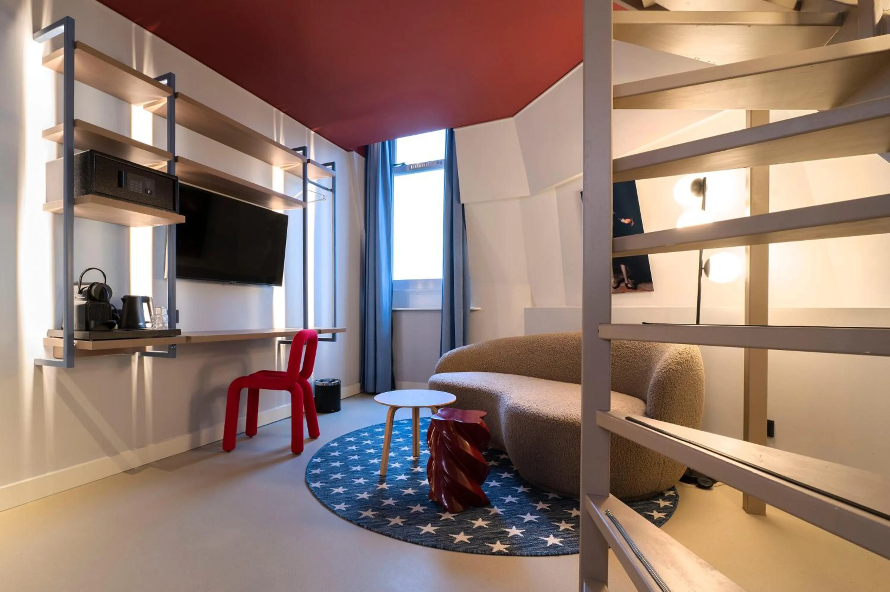 TV and multimedia in City Hotel Rembrandt Square - Just renovated