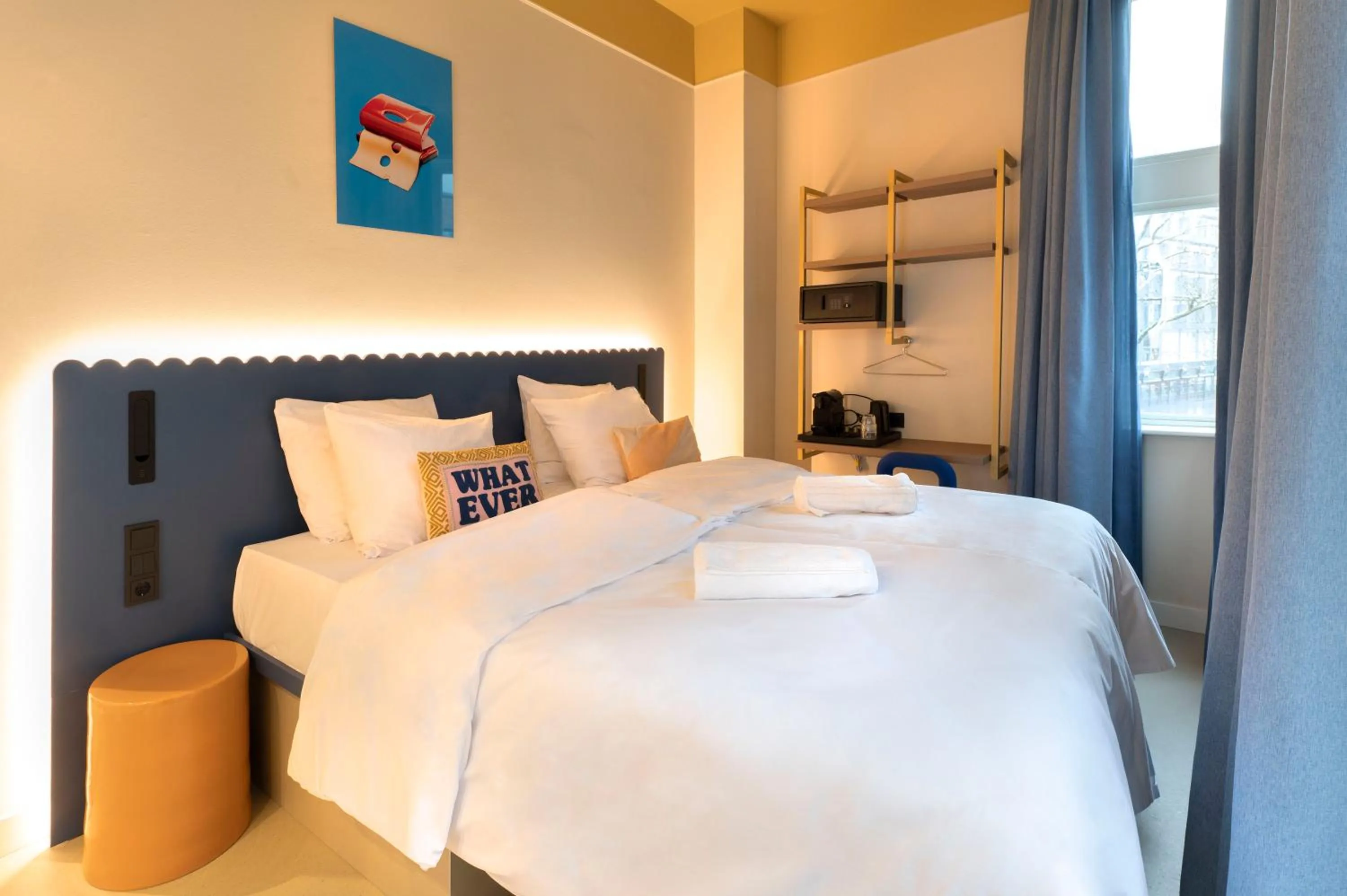 Bed in City Hotel Rembrandt Square - Just renovated