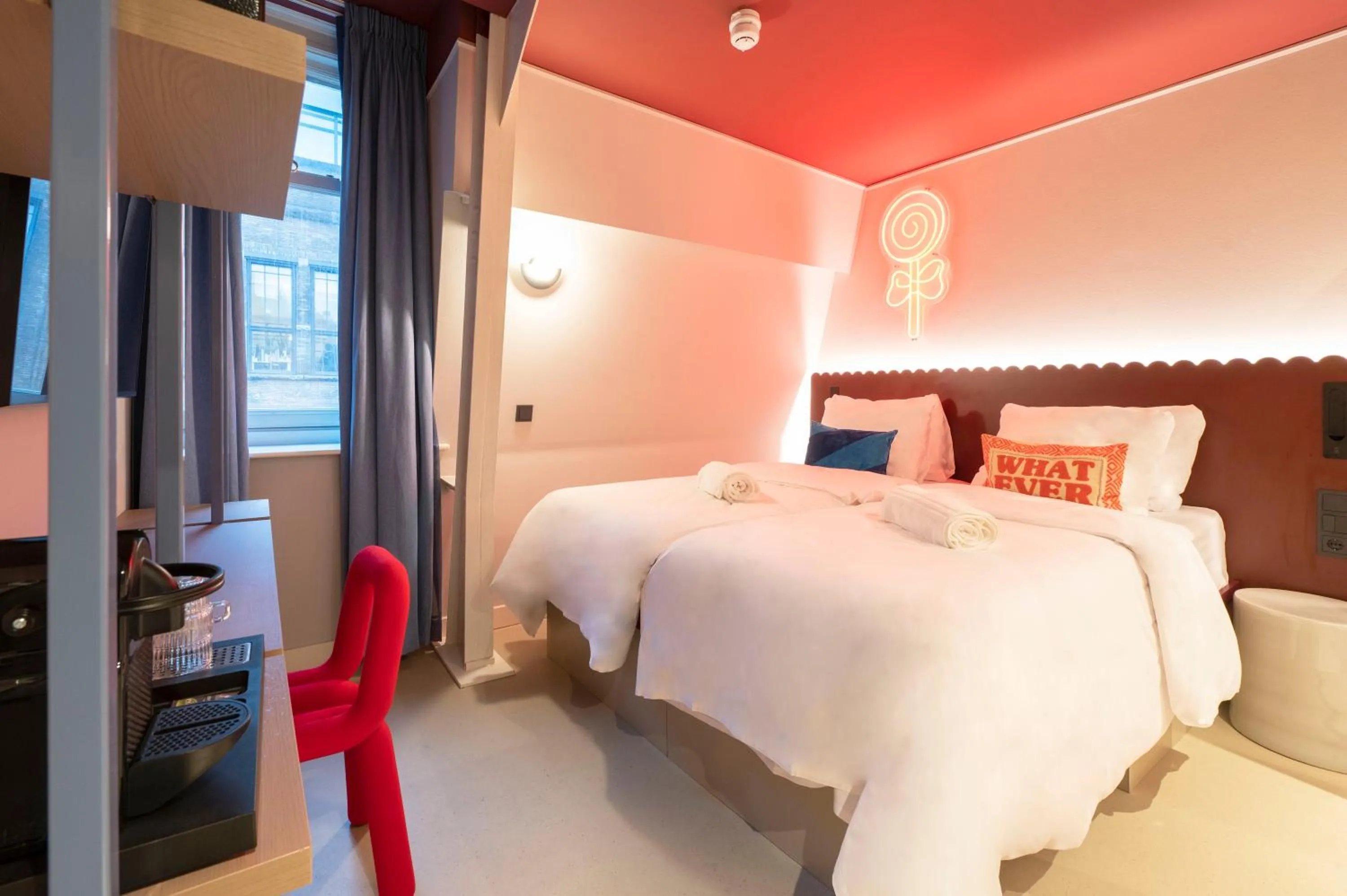 Bed in City Hotel Rembrandt Square - Just renovated