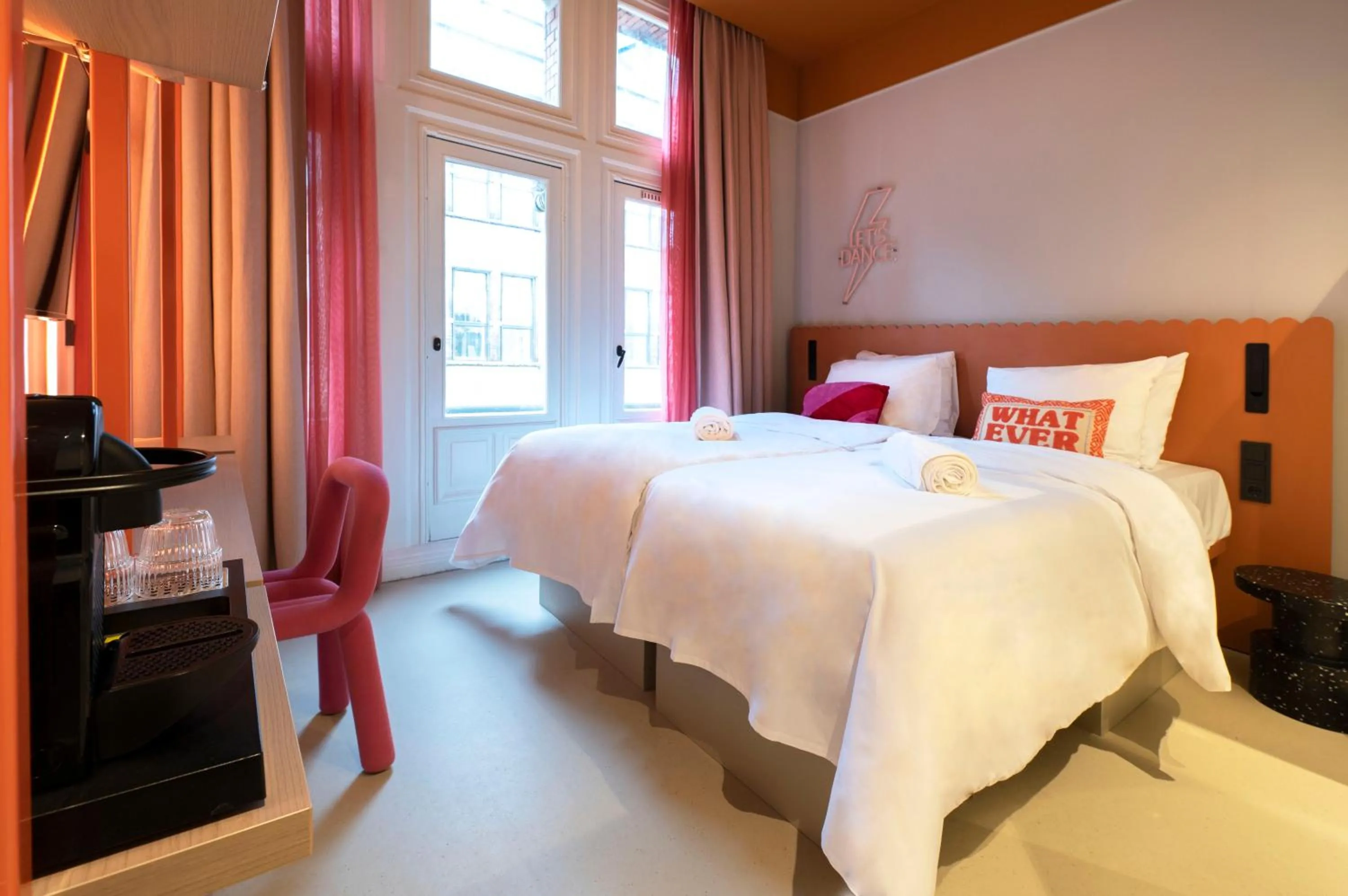 Bed in City Hotel Rembrandt Square - Just renovated