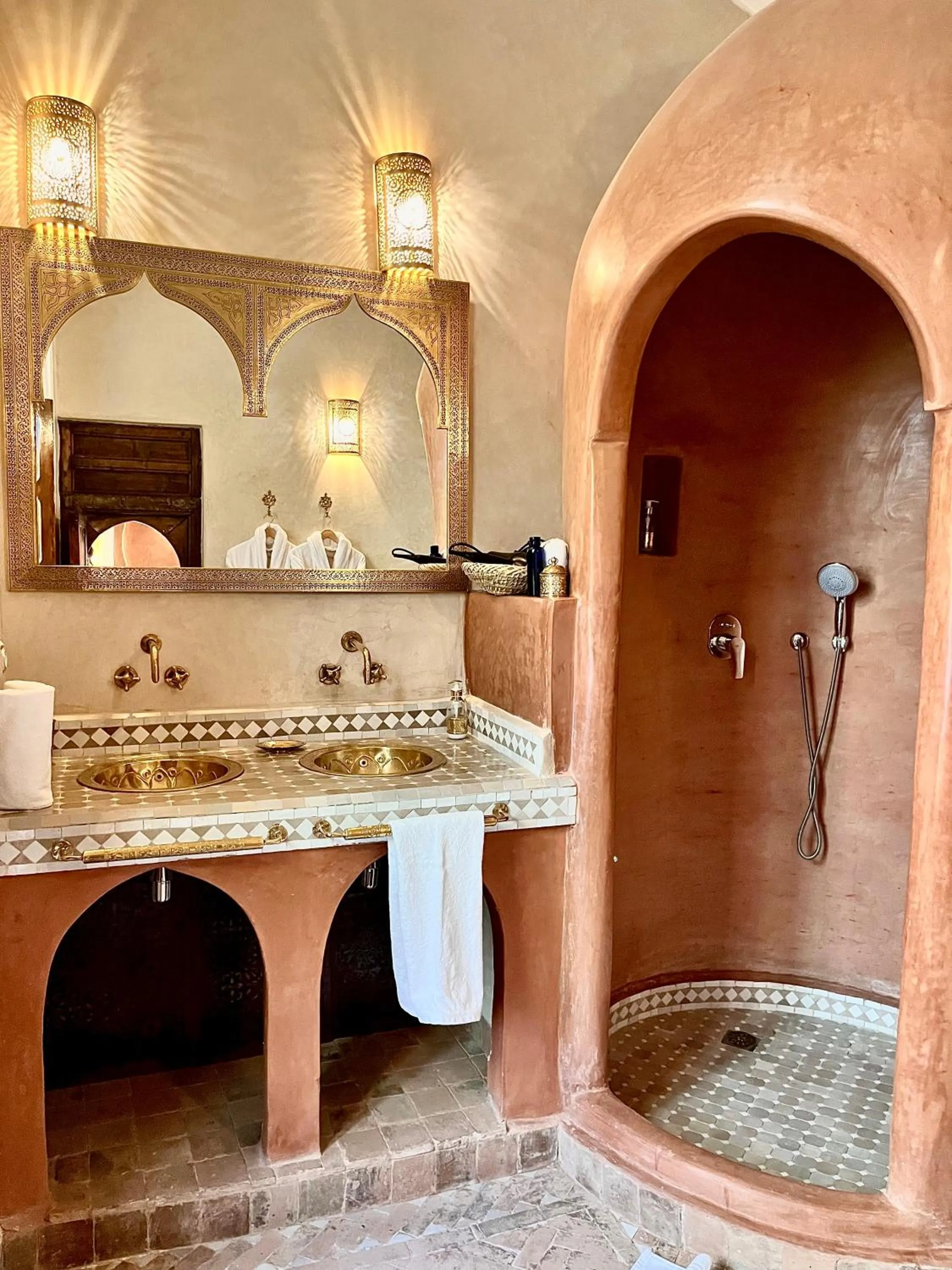 Shower in Riad Dar Zaouia