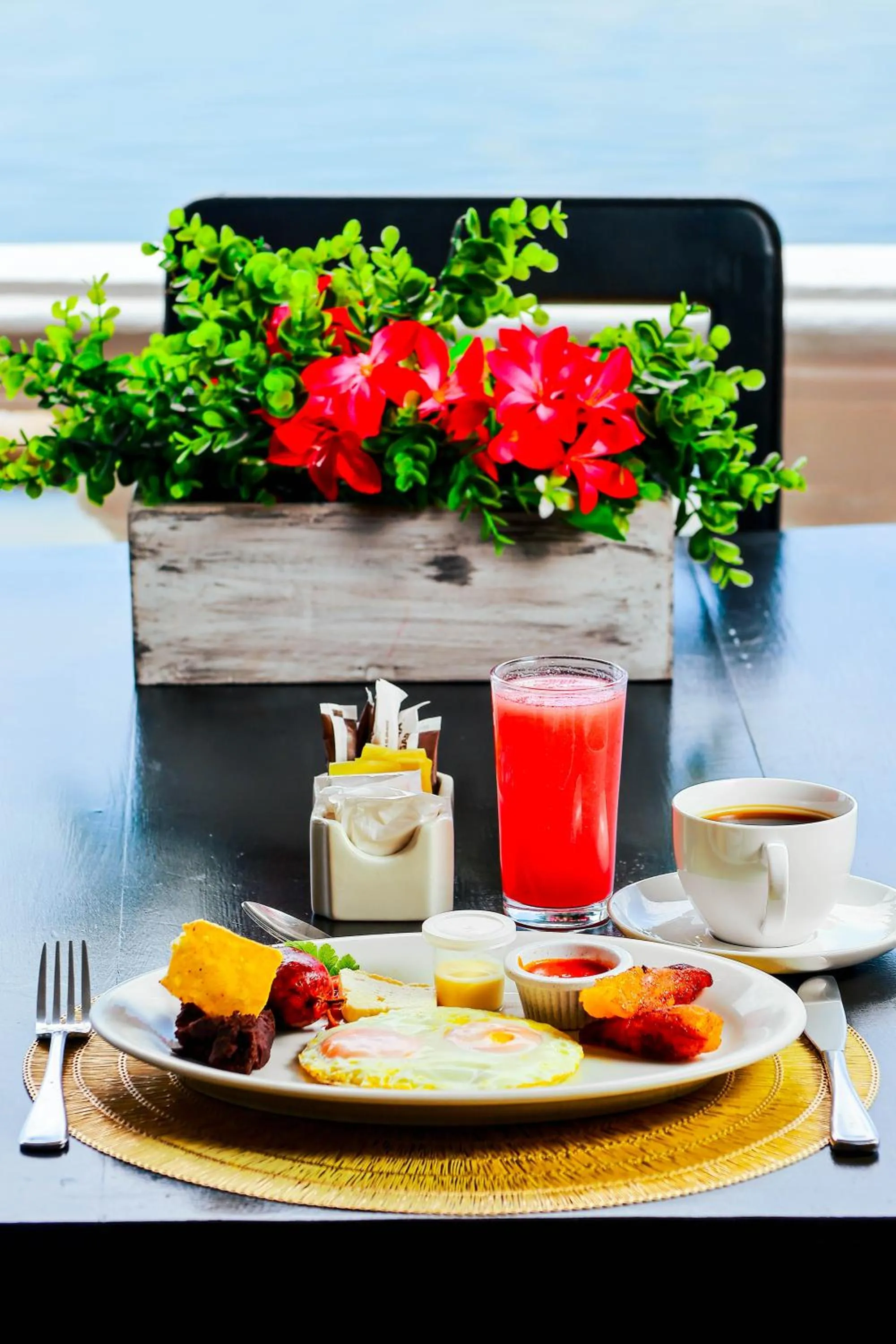 Breakfast in Hotel Villa del Lago