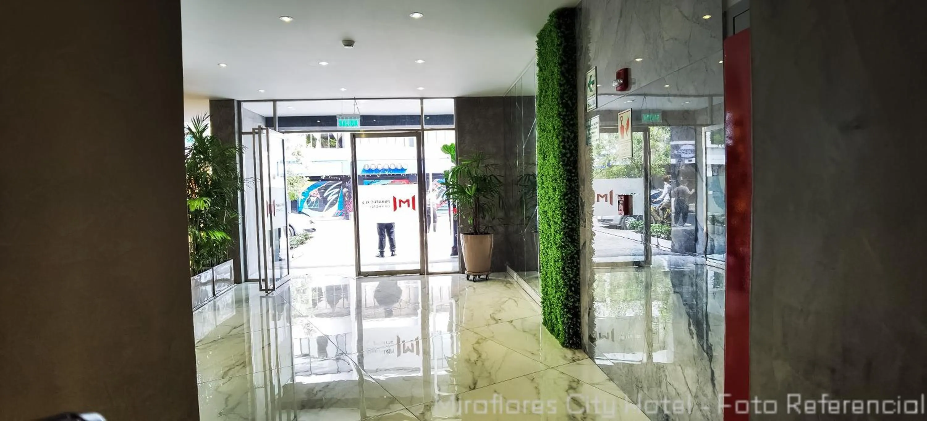 Lobby or reception in MIRAFLORES CITY HOTEL