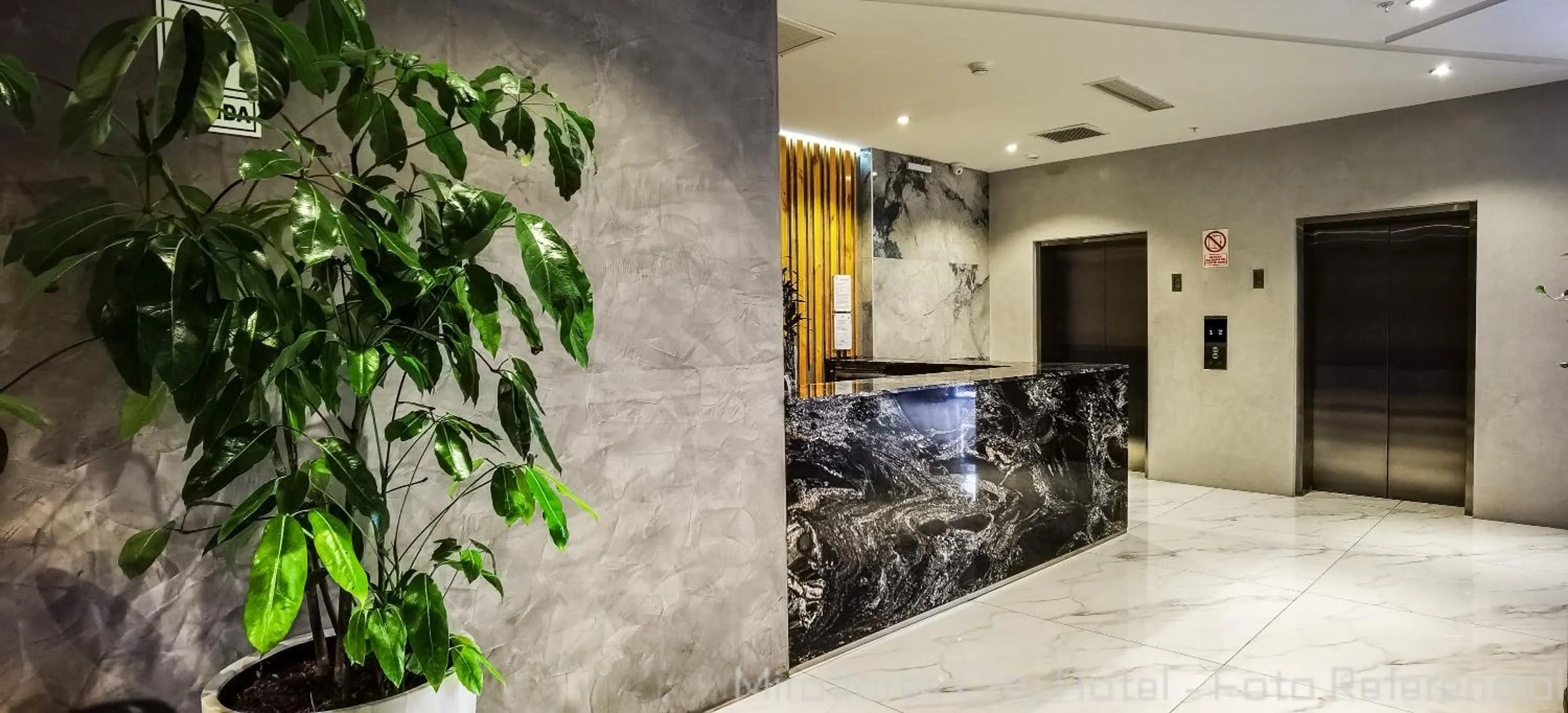 Lobby or reception in MIRAFLORES CITY HOTEL