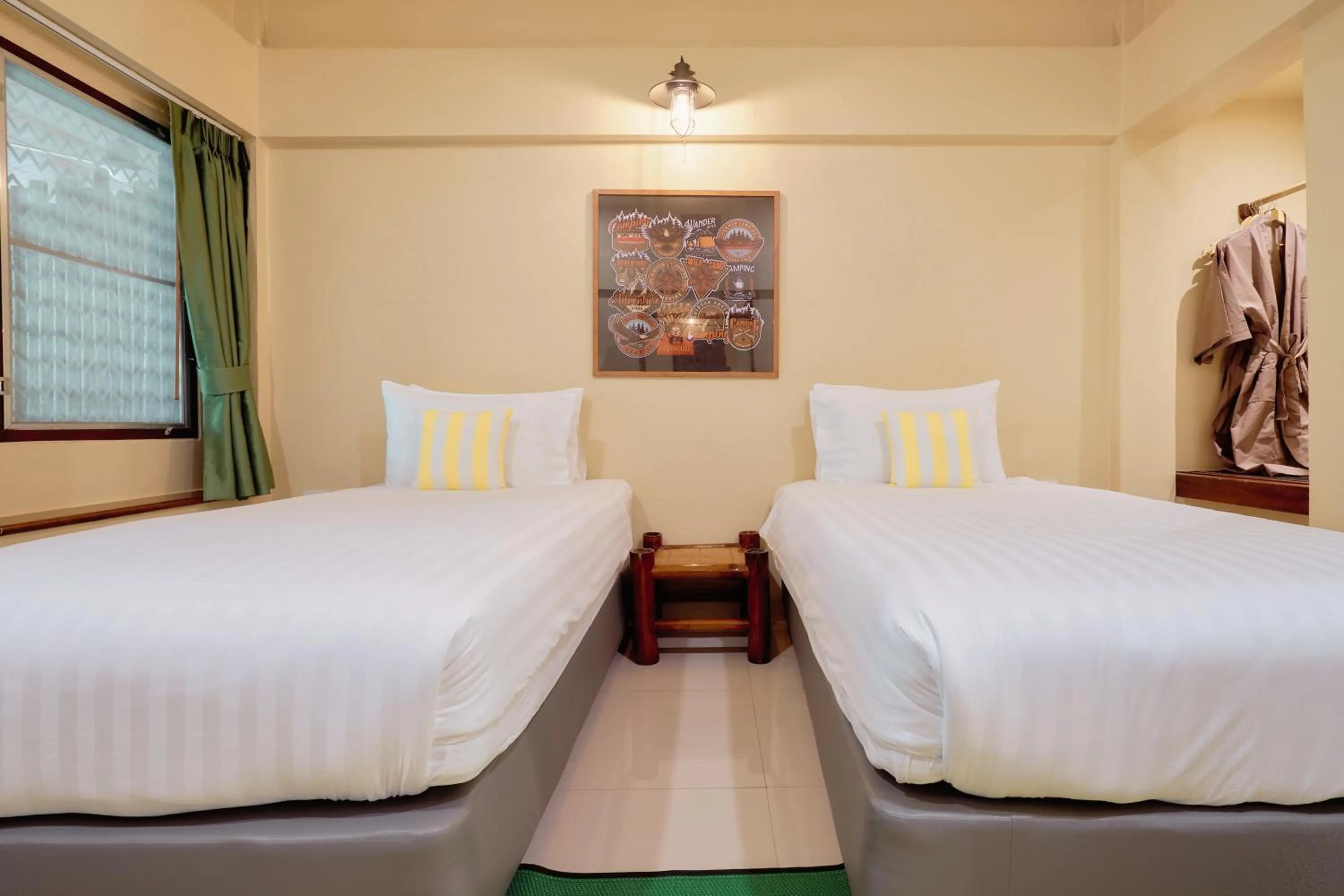 Bed in Sawasdee Lagoon Camping & Restaurant