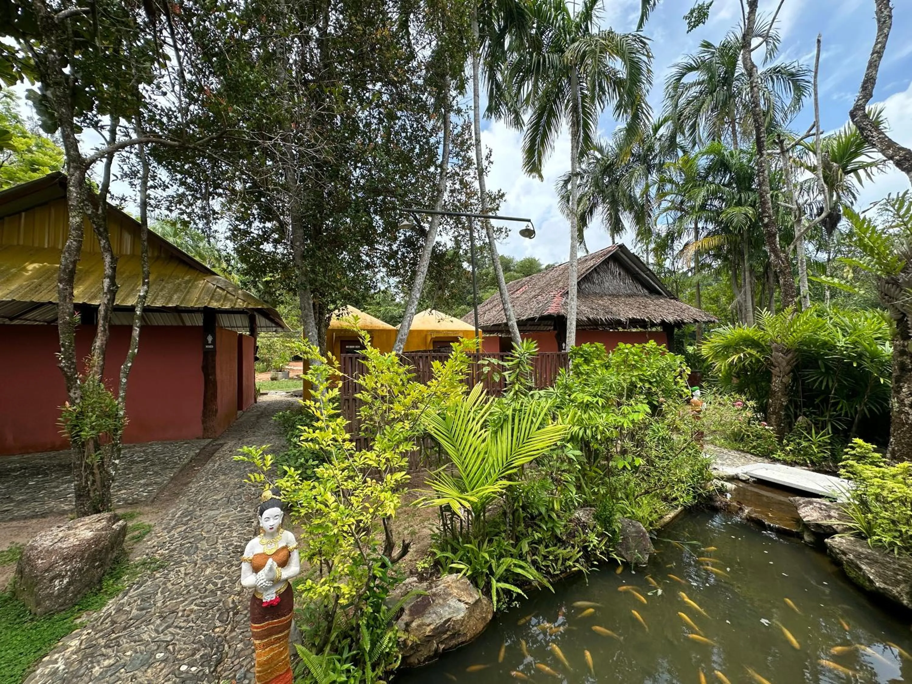 Property building in Sawasdee Lagoon Camping & Restaurant