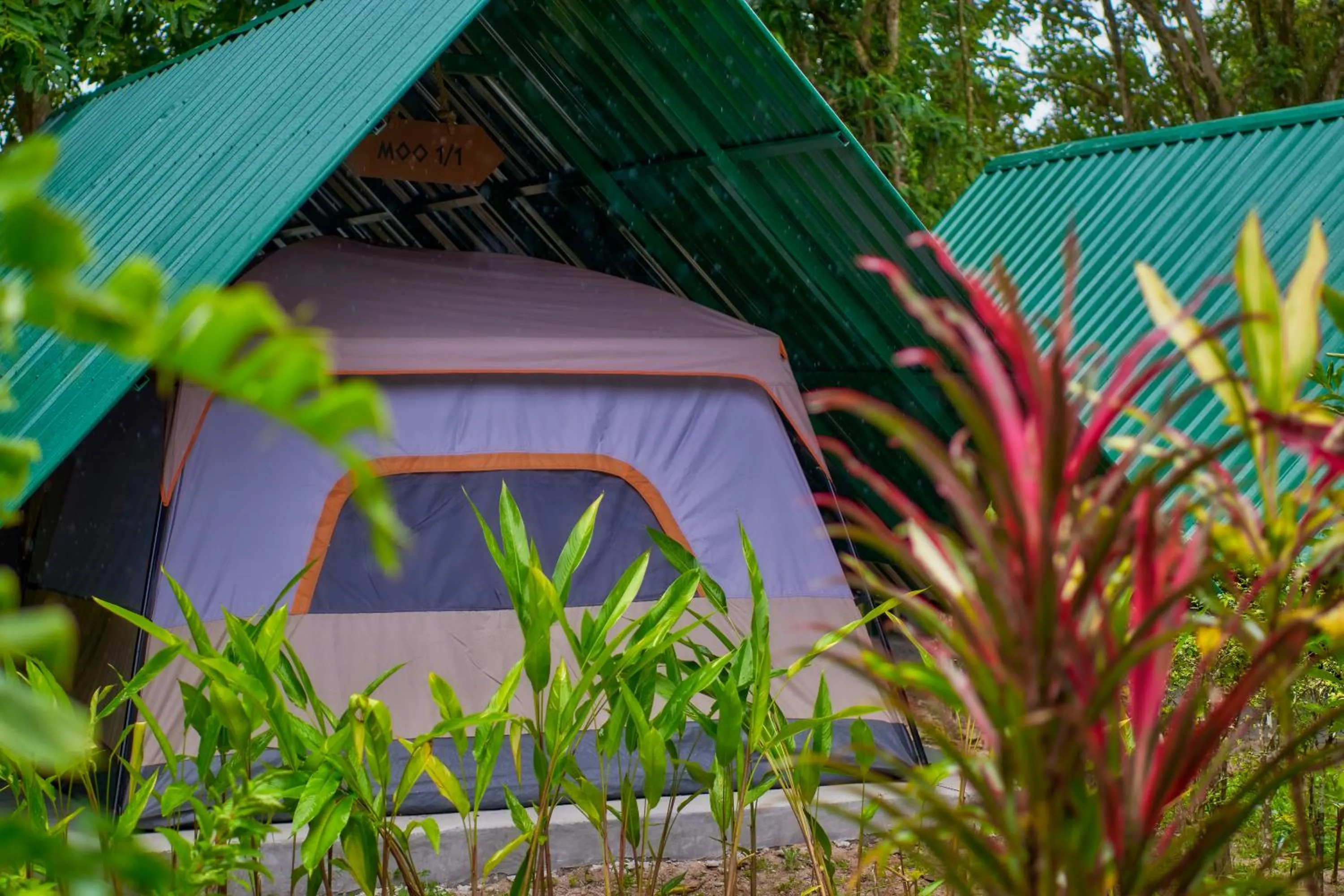 Property building in Sawasdee Lagoon Camping & Restaurant