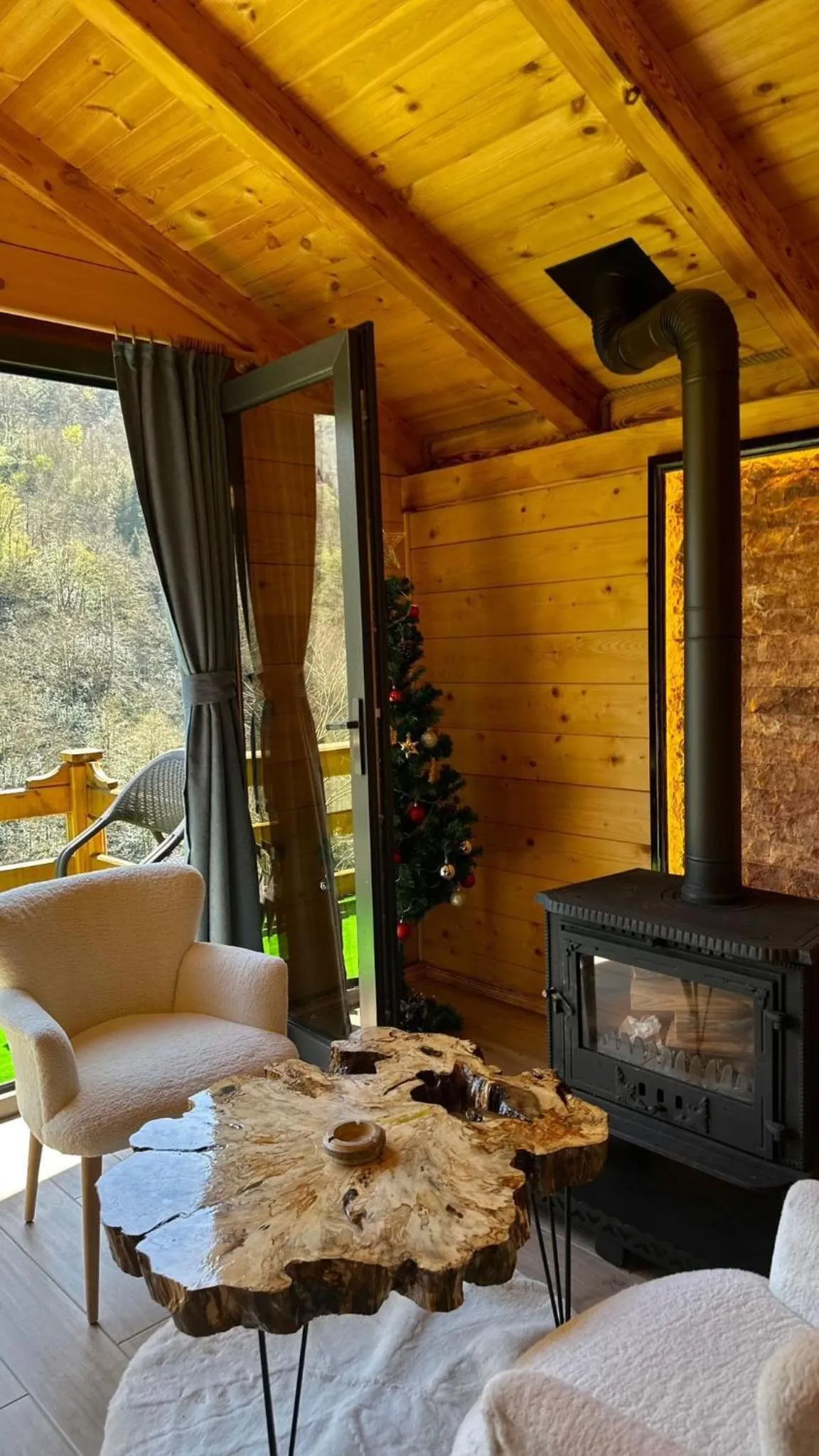 Seating area in Maysa Suit Bungalov