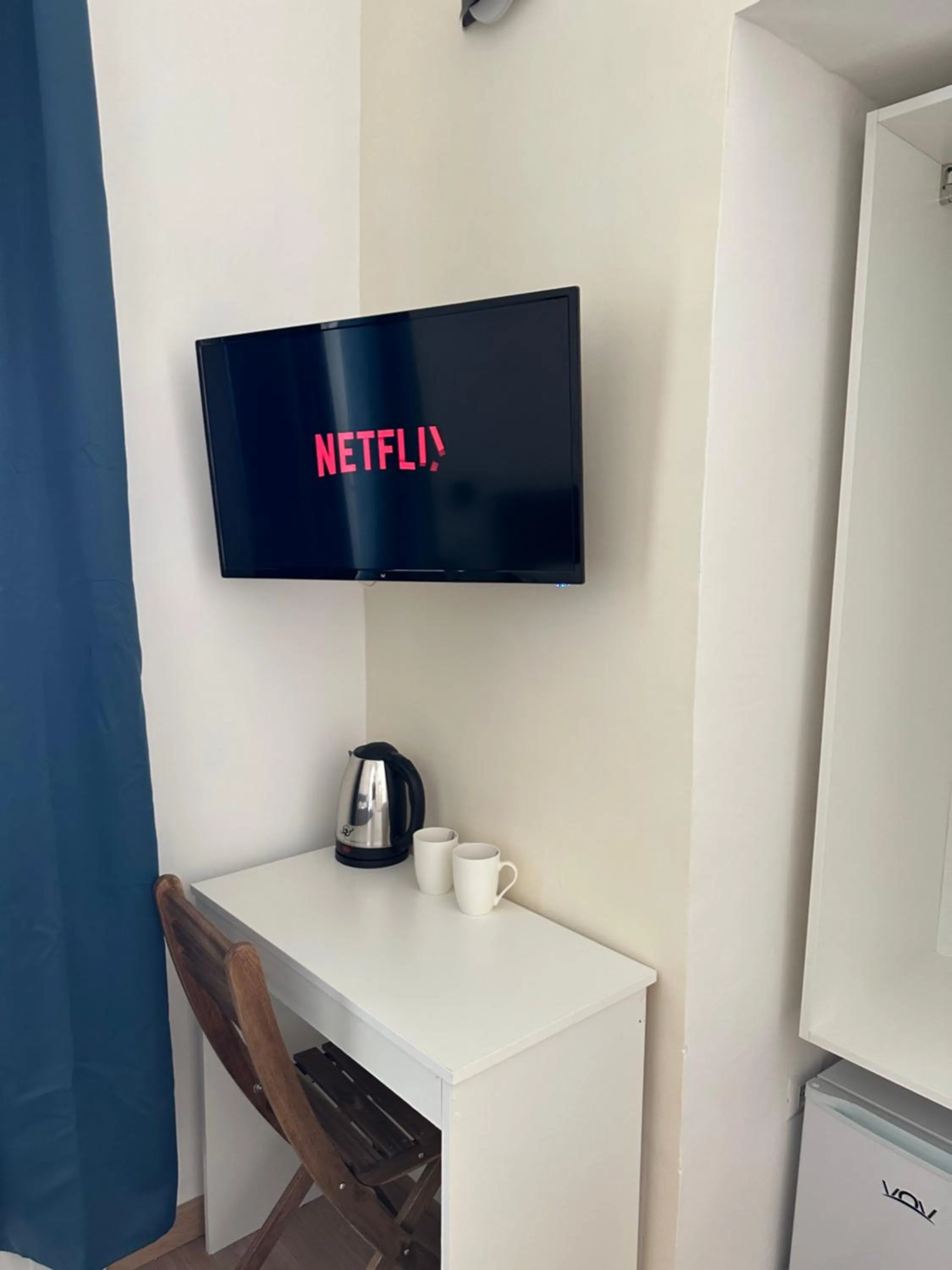 TV/Entertainment Center in Maison Dante