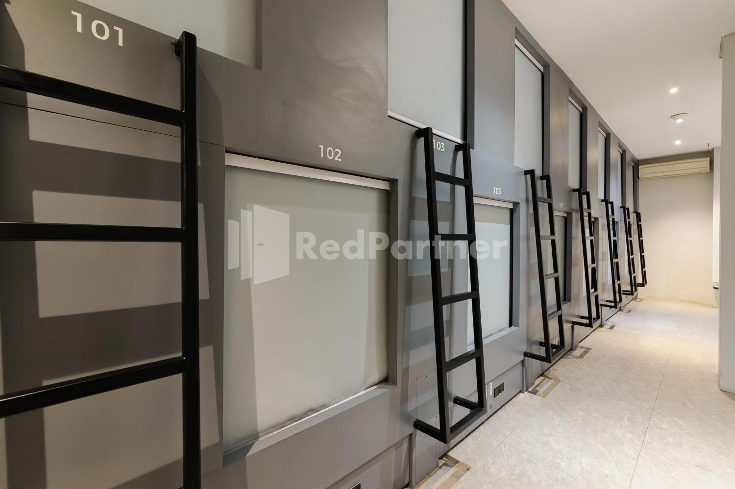 Other in Ketje Luxury Capsule Mitra RedDoorz