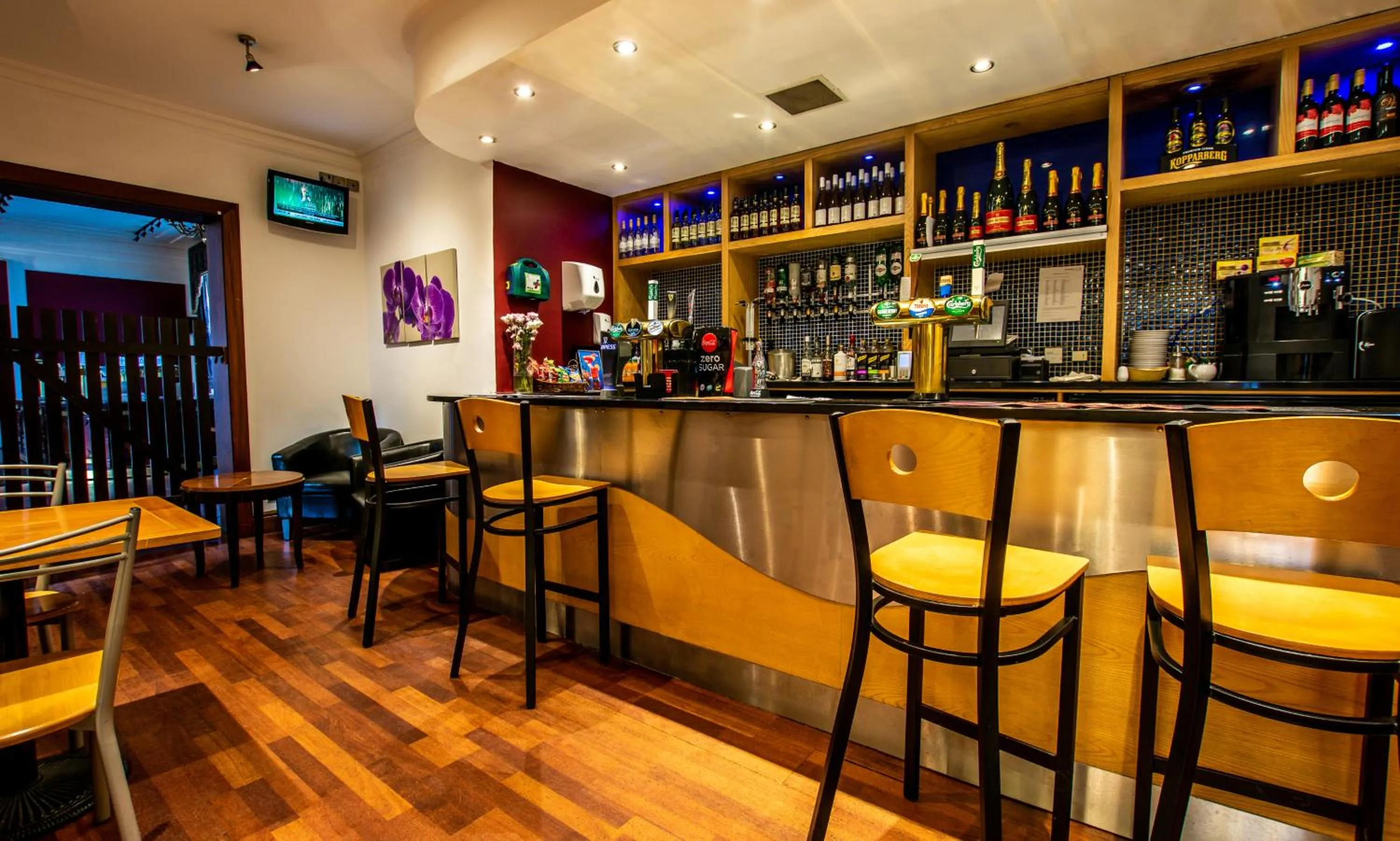 Lounge or bar in North Stafford Hotel