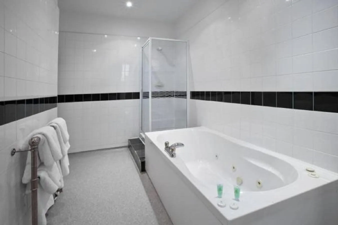 Shower in North Stafford Hotel