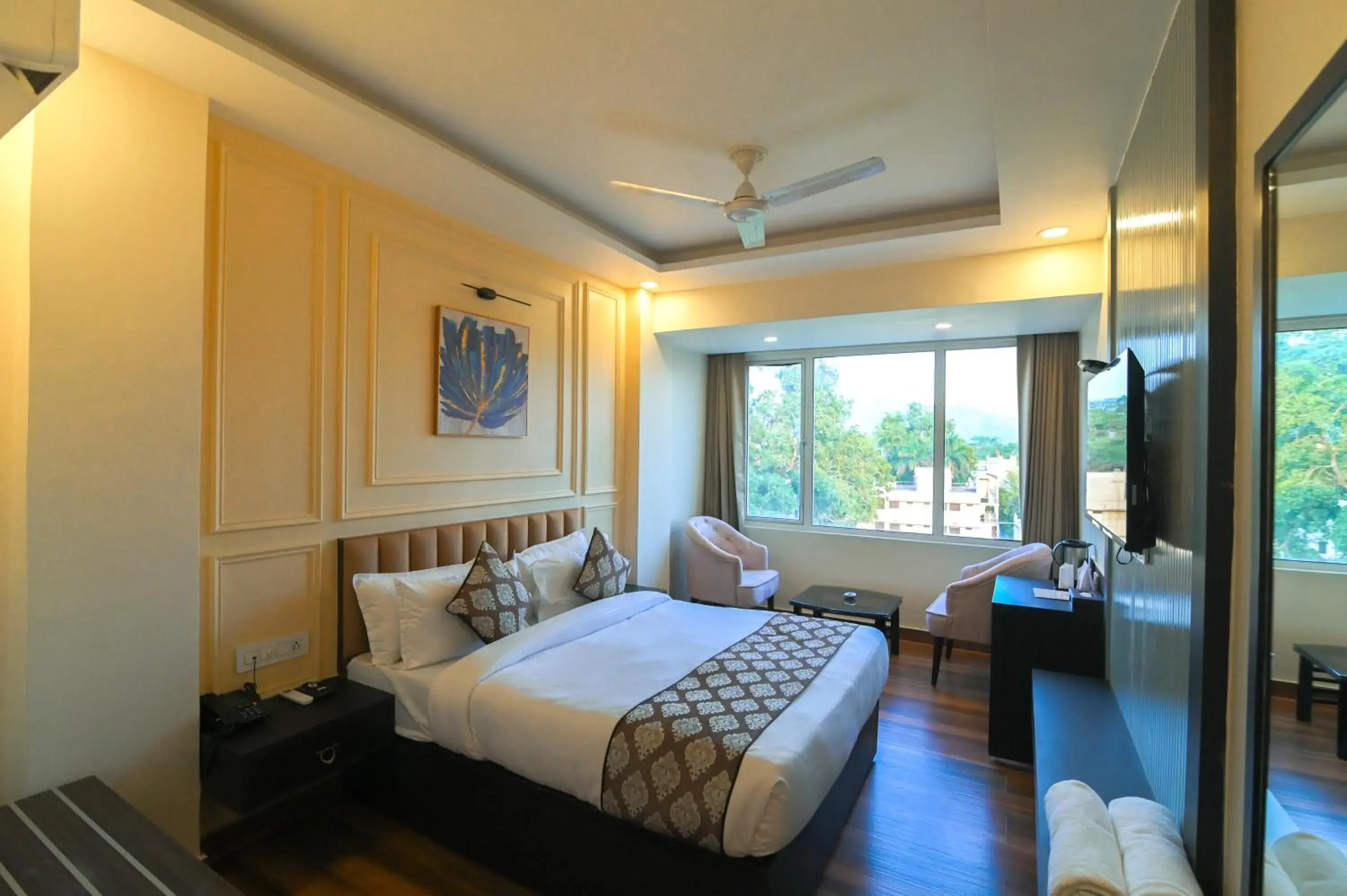 Suite with City View - single occupancy in Hotel Swagat Suites Suite with City View - single occupancy in Hotel Swagat Suites