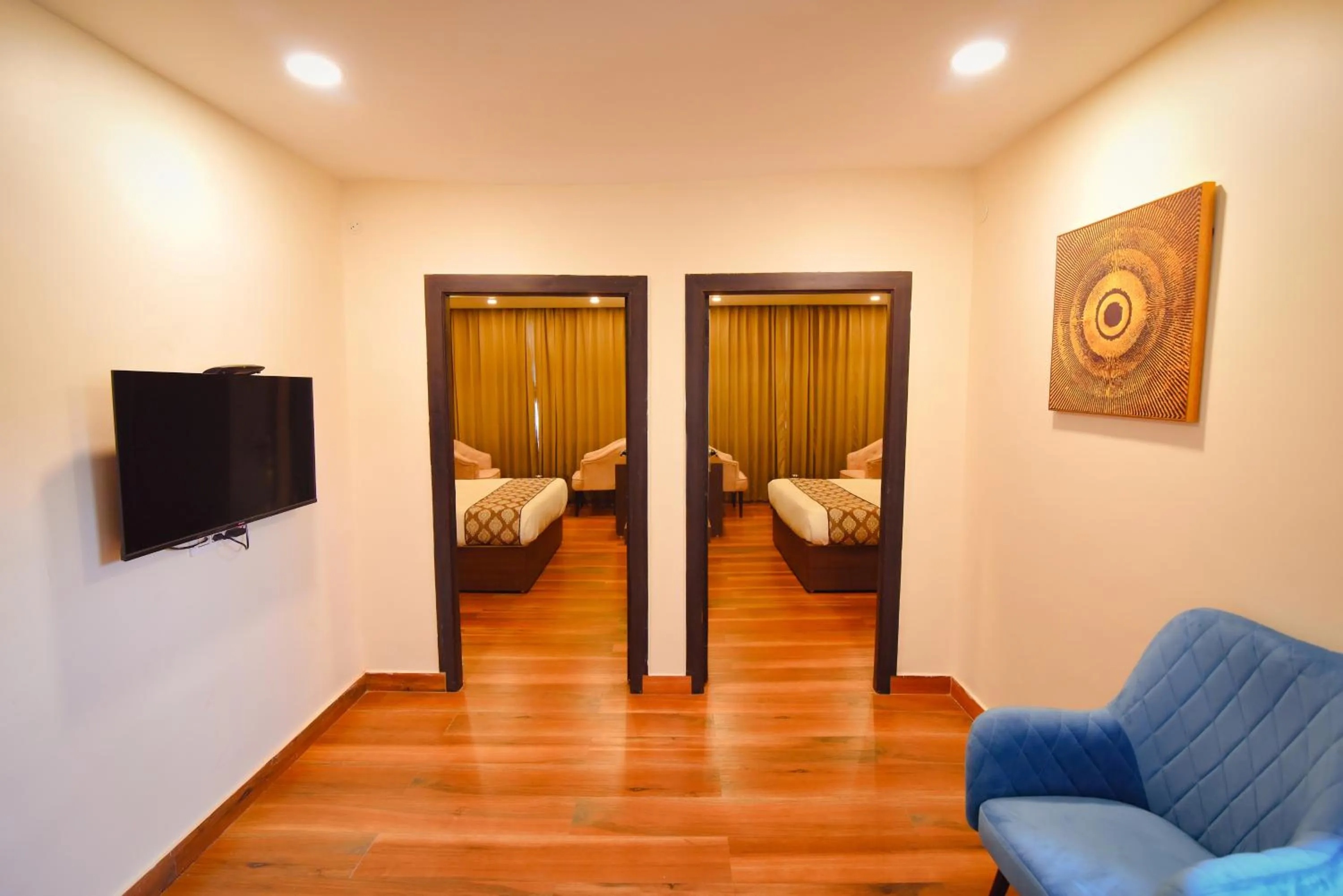 TV and multimedia in Hotel Swagat Suites