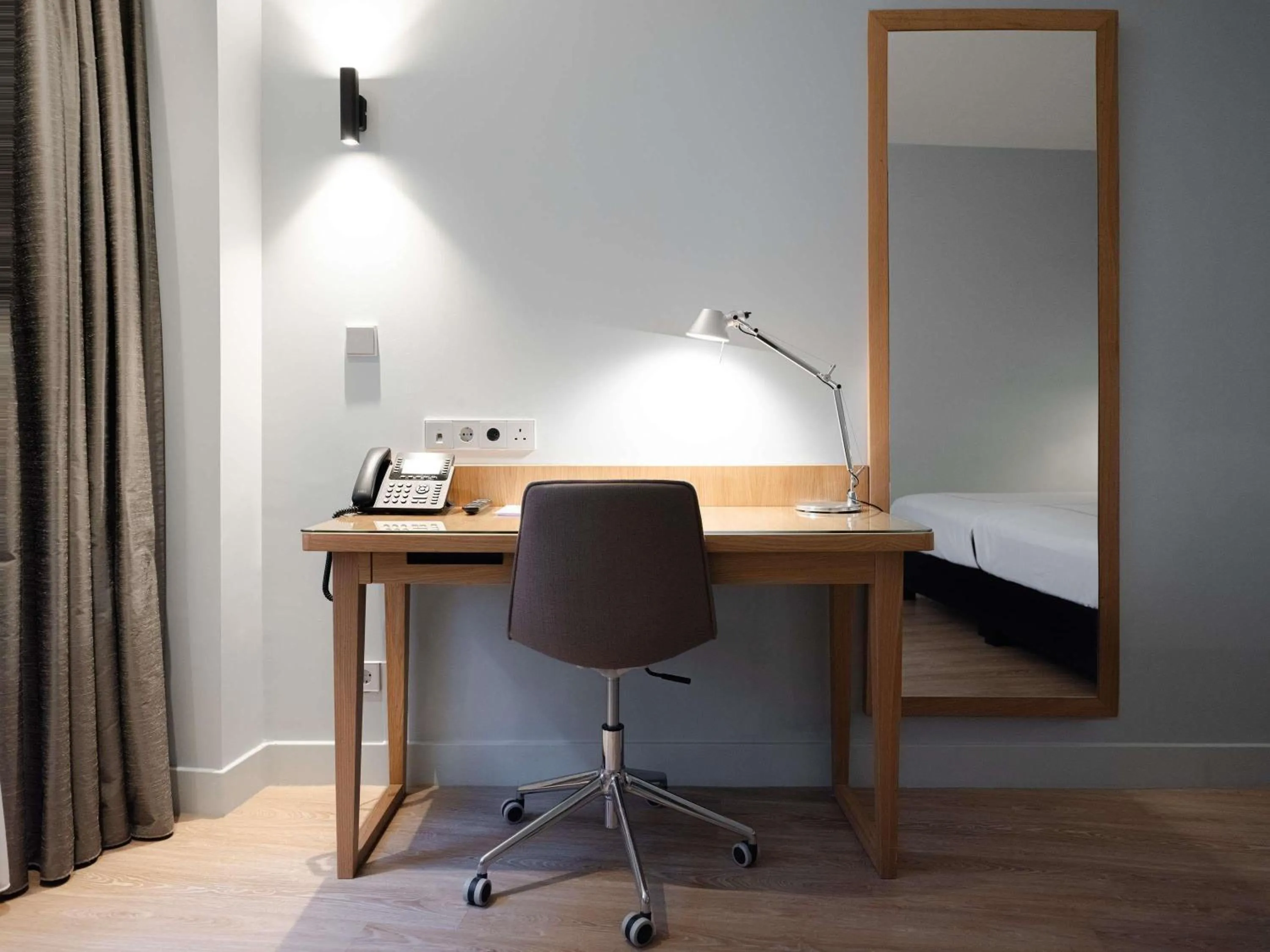 Bedroom in Swissôtel Amsterdam