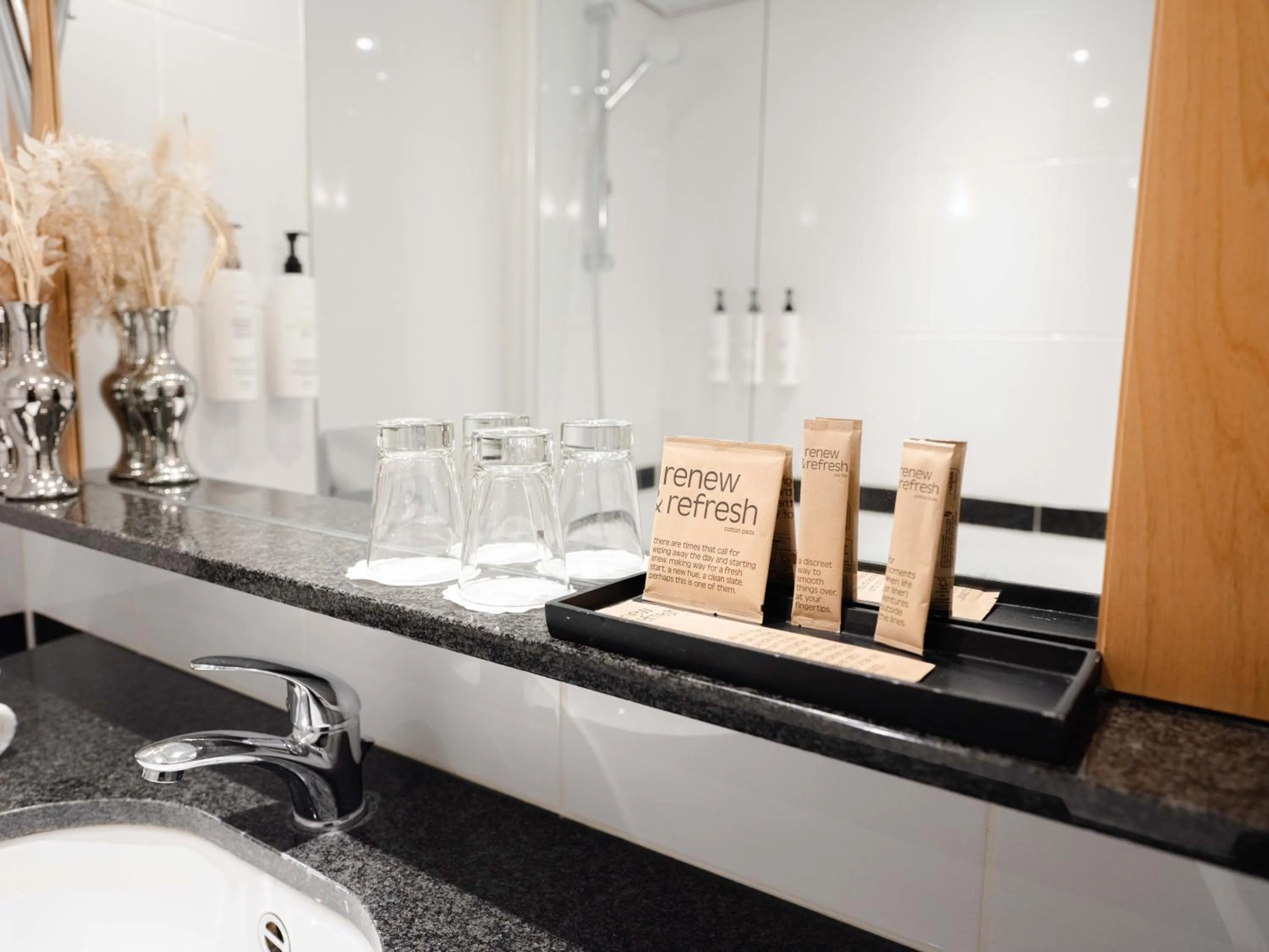 Bathroom in Swissôtel Amsterdam