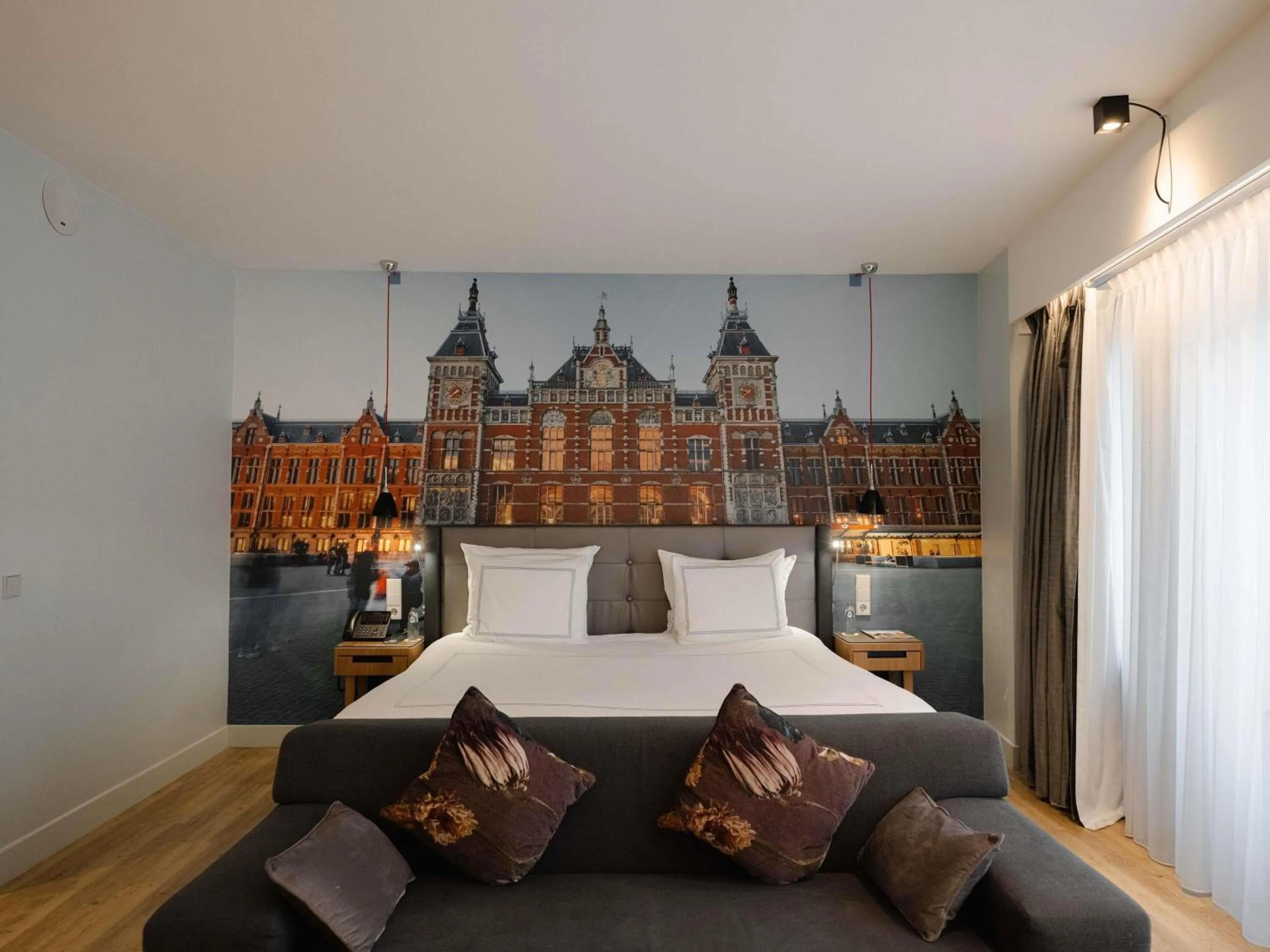 Bedroom, Bed in Swissôtel Amsterdam