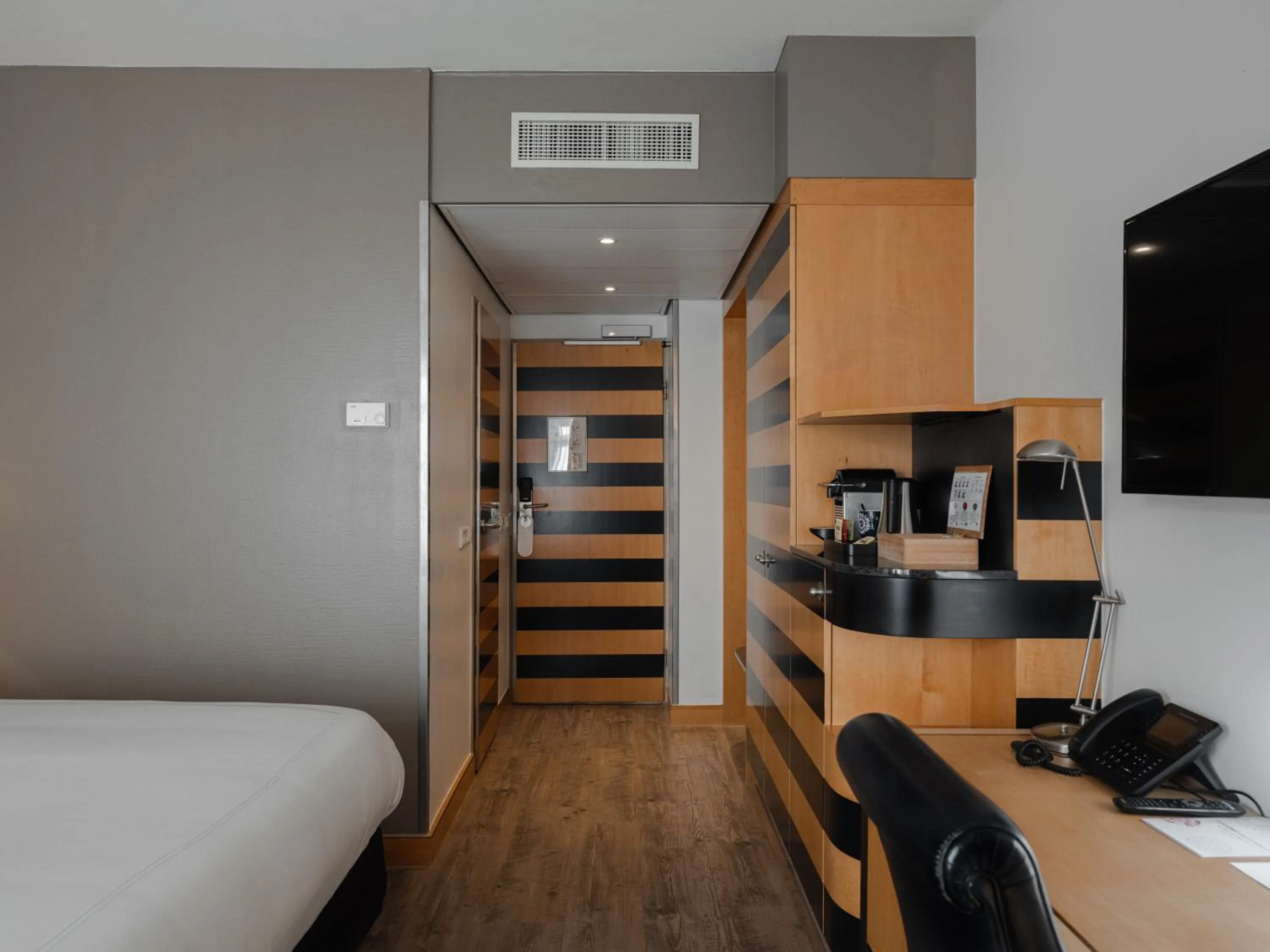 Bedroom, Bed in Swissôtel Amsterdam