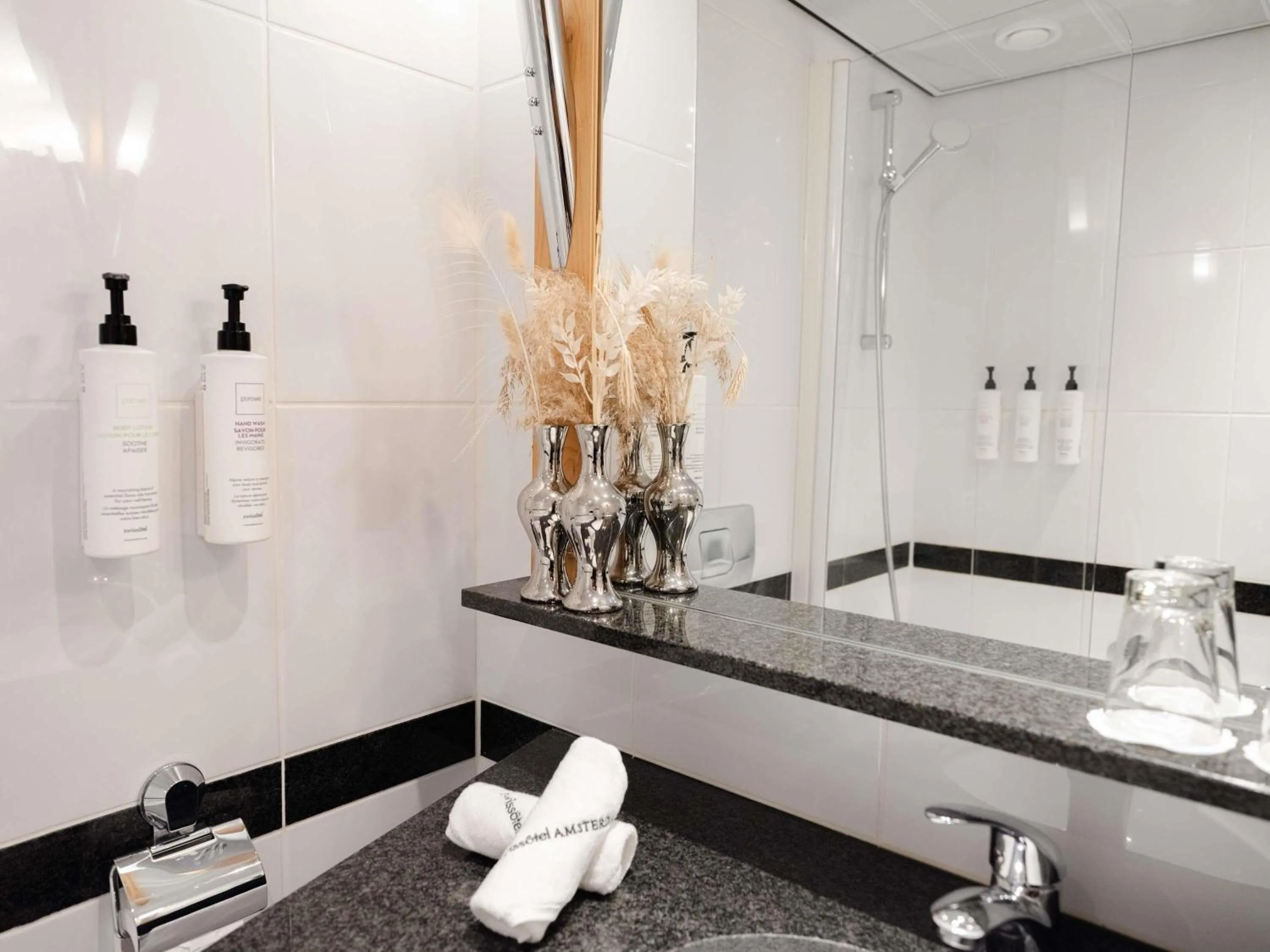 Bedroom in Swissôtel Amsterdam