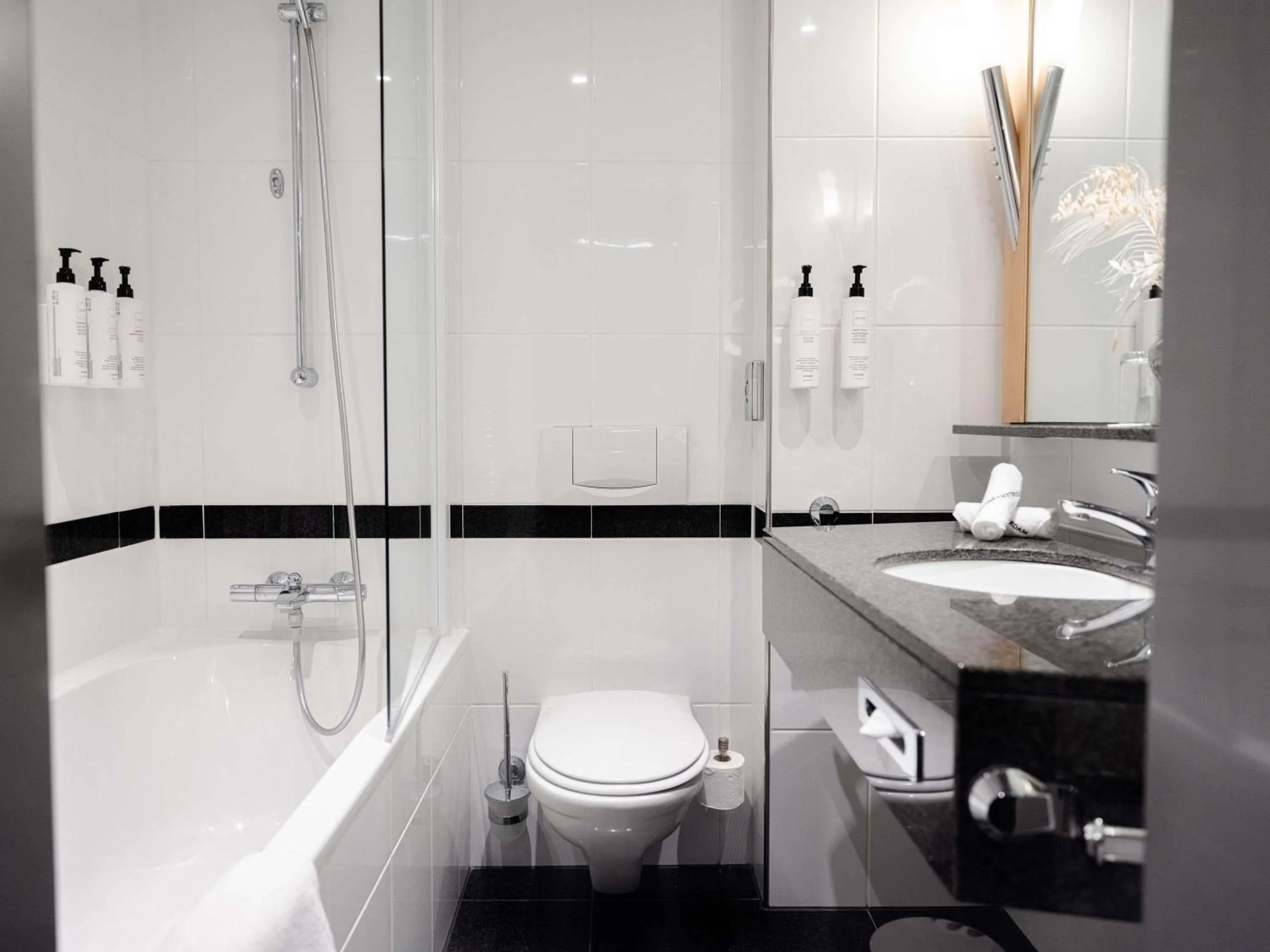 Bedroom in Swissôtel Amsterdam