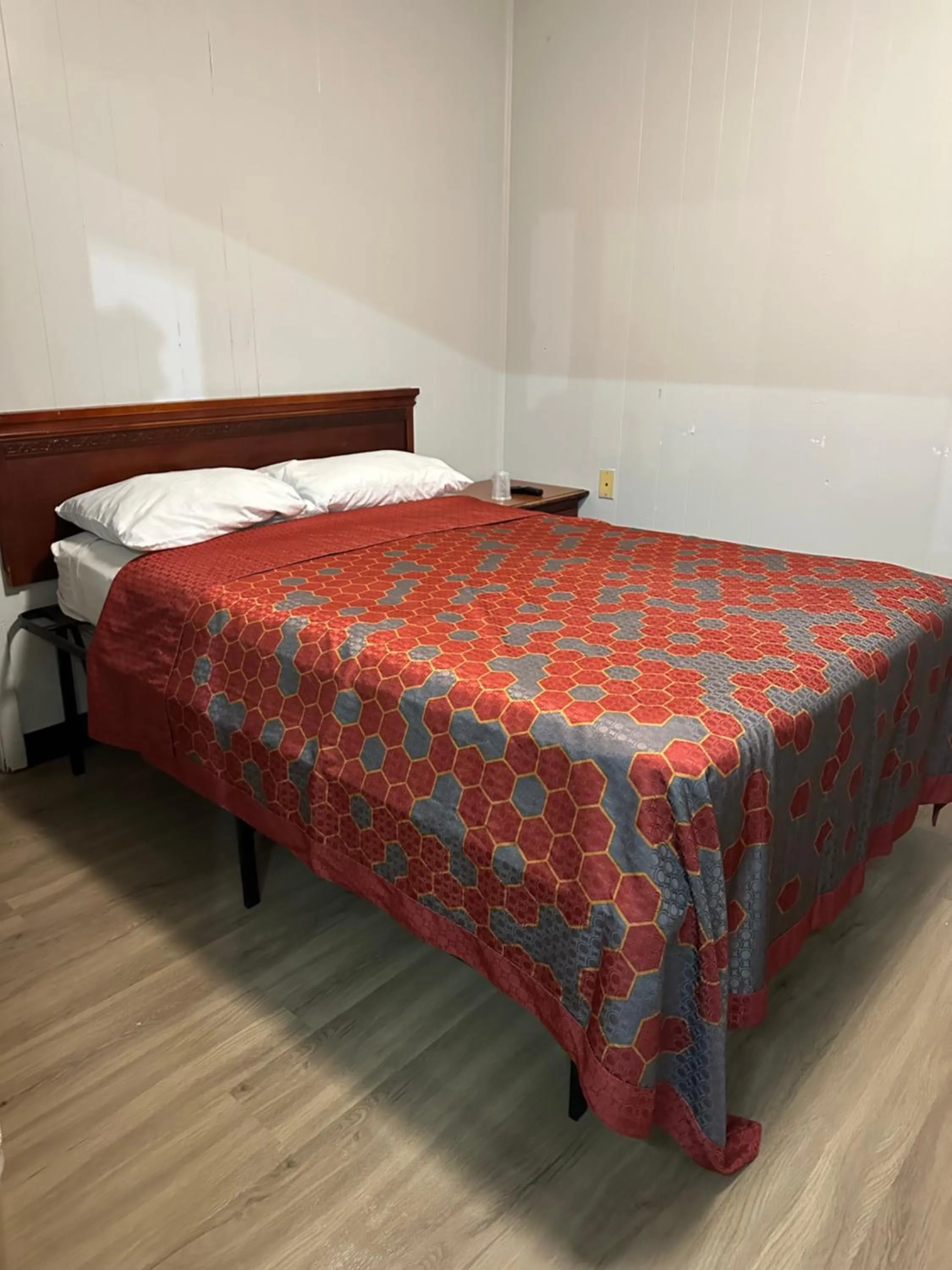 Bedroom in Travel Inn Montgomery AL