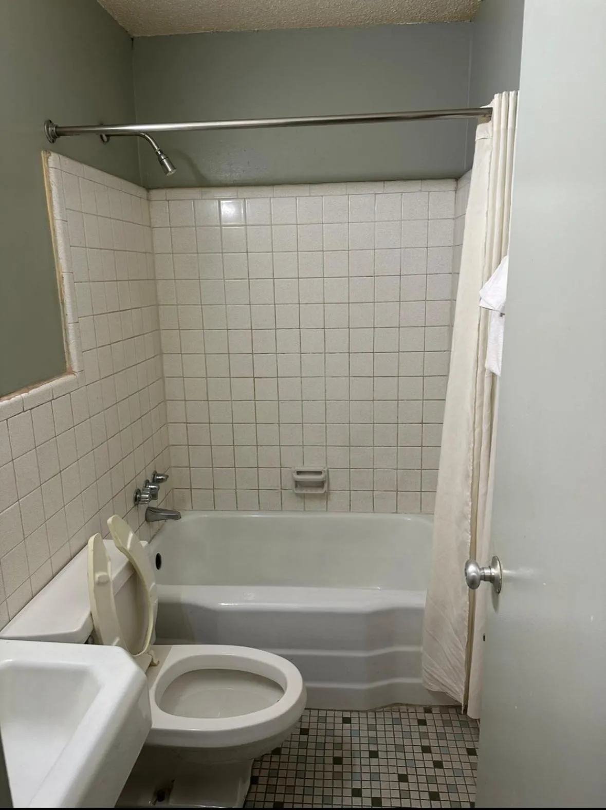 Bathroom in Travel Inn Montgomery AL