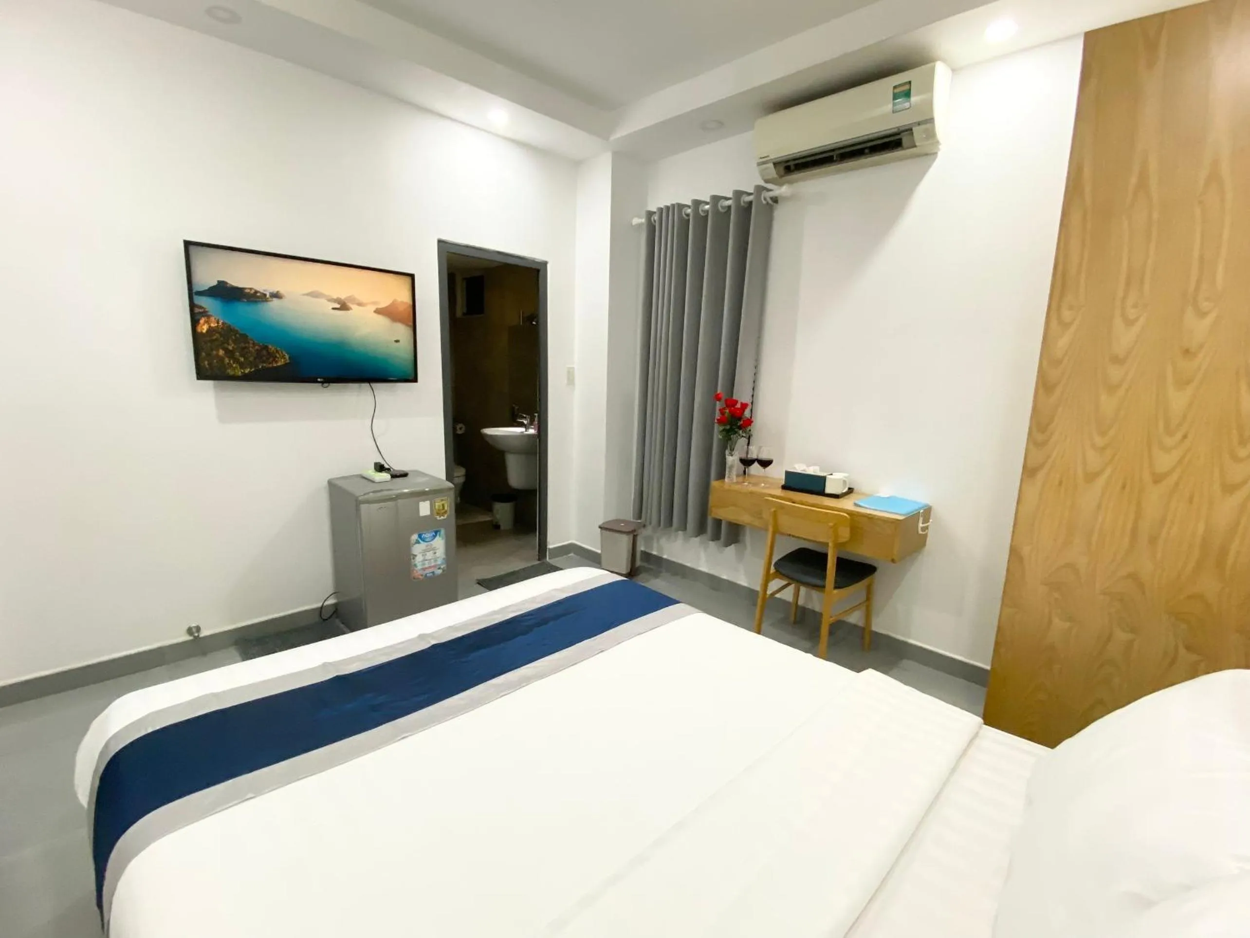 Photo of the whole room, Bed in Home Away Minh Khai - Serviced Apartment