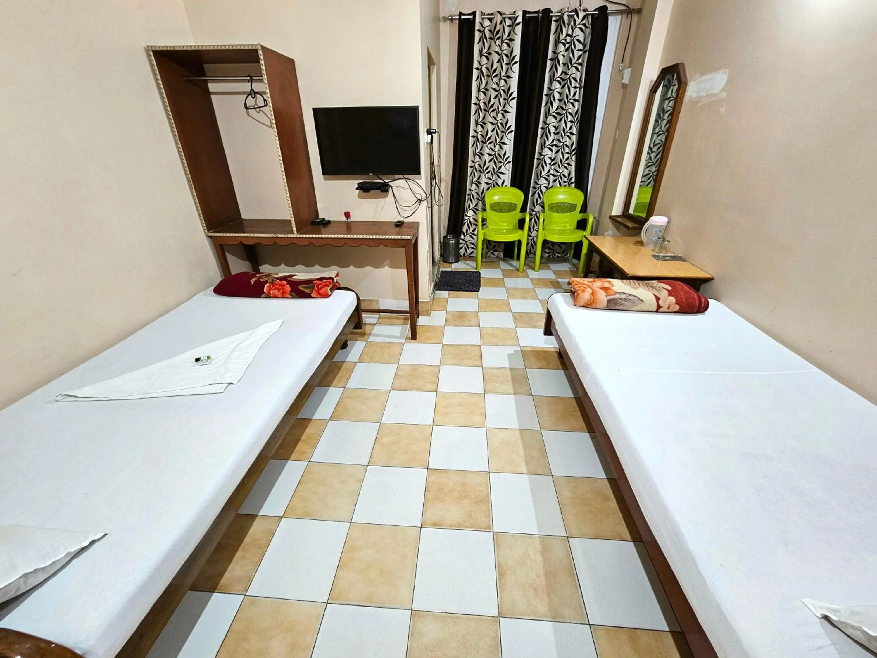 Bed in Hotel Rishiraj