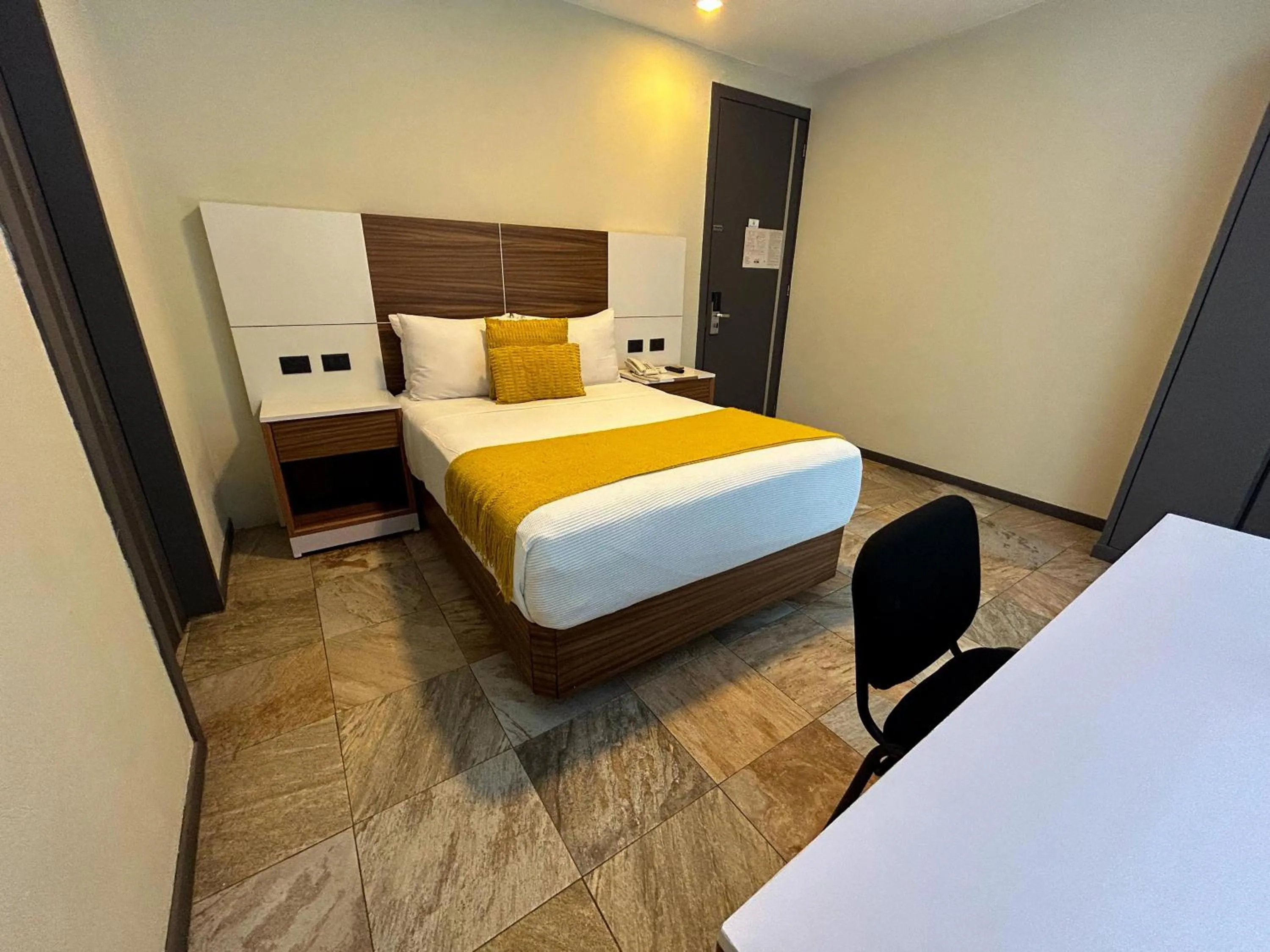 Bed in HVH by Yaxché