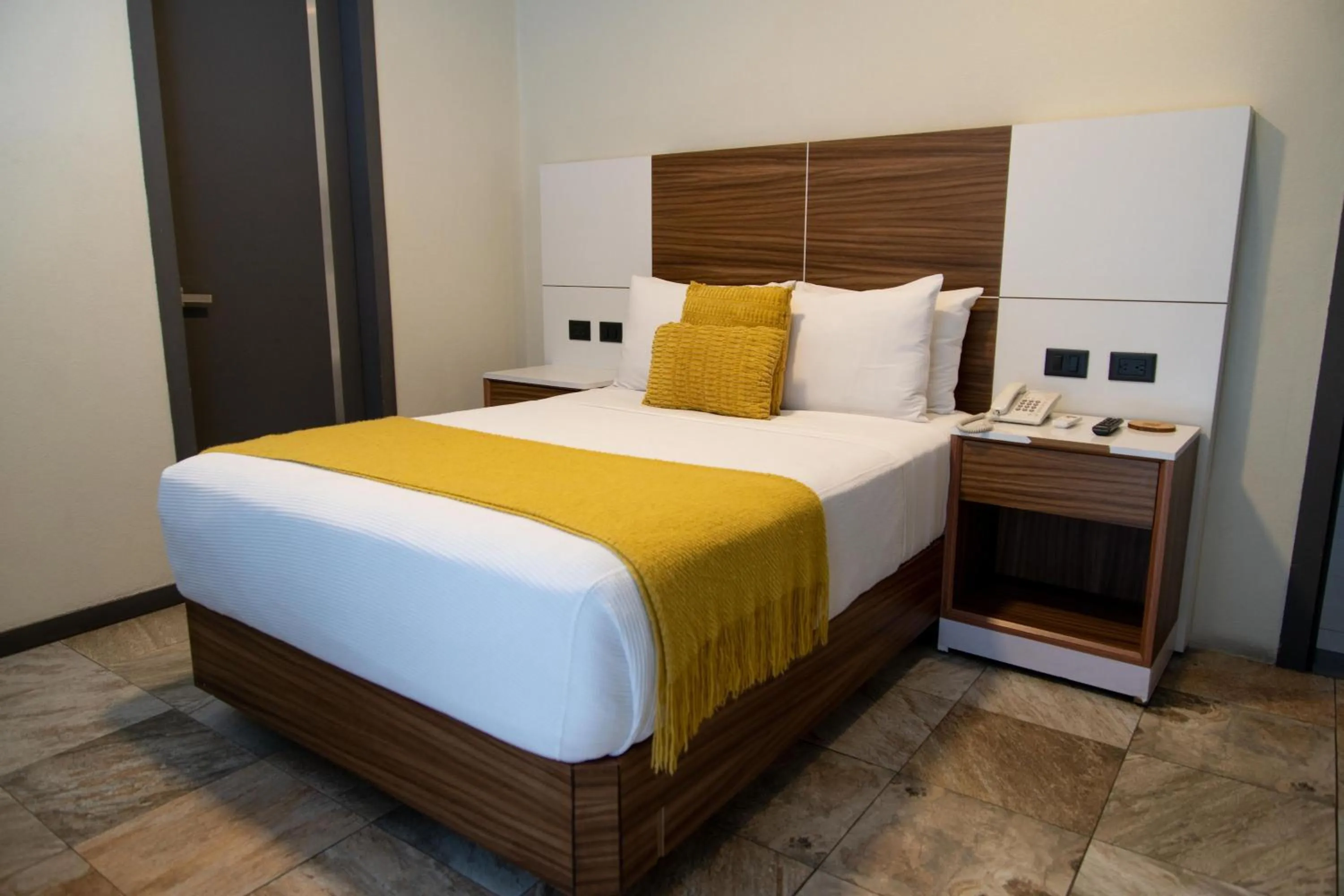 Bed in HVH by Yaxché