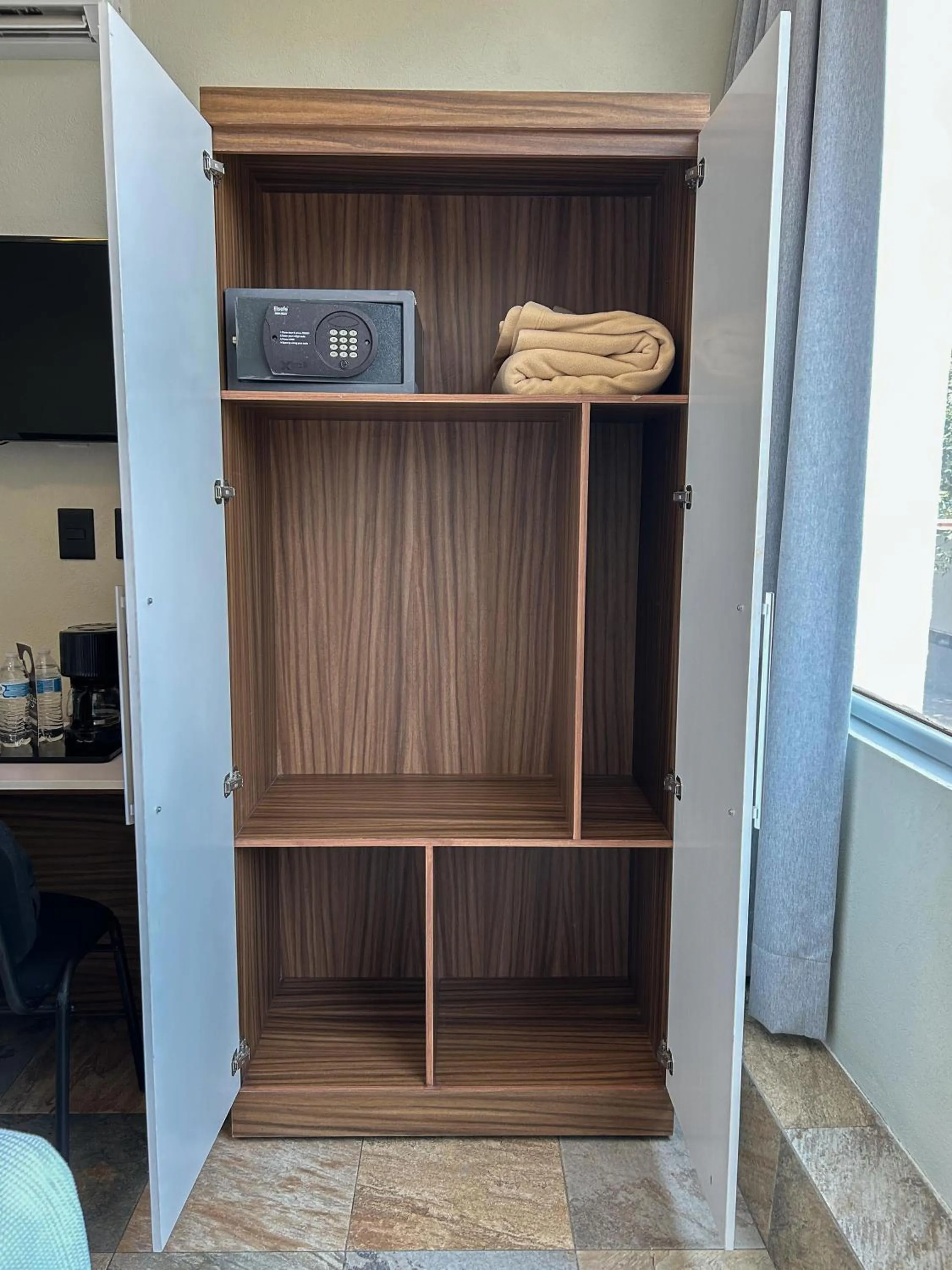 safe in HVH by Yaxché