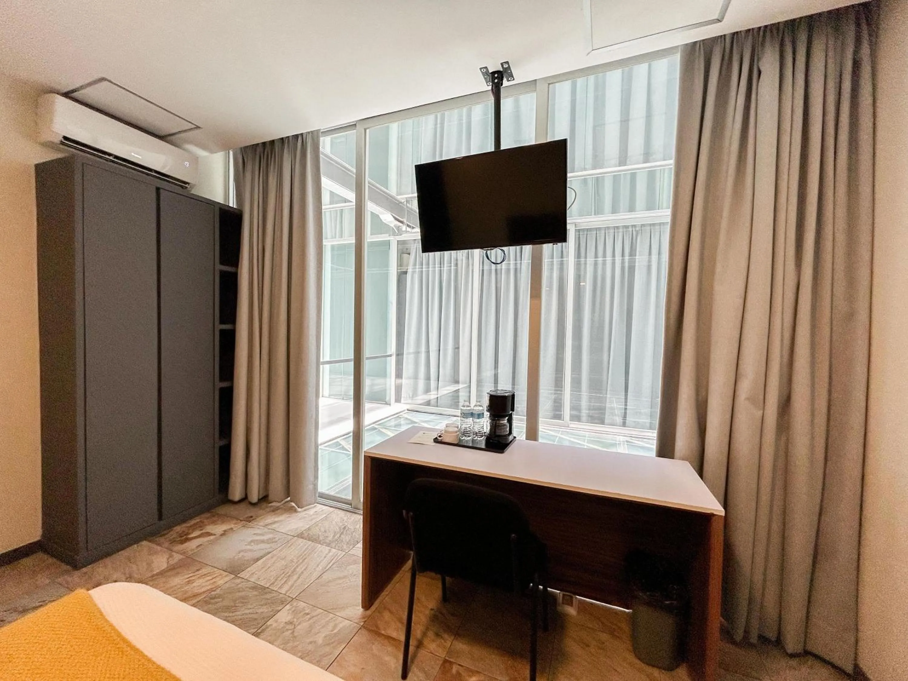 TV and multimedia in HVH by Yaxché