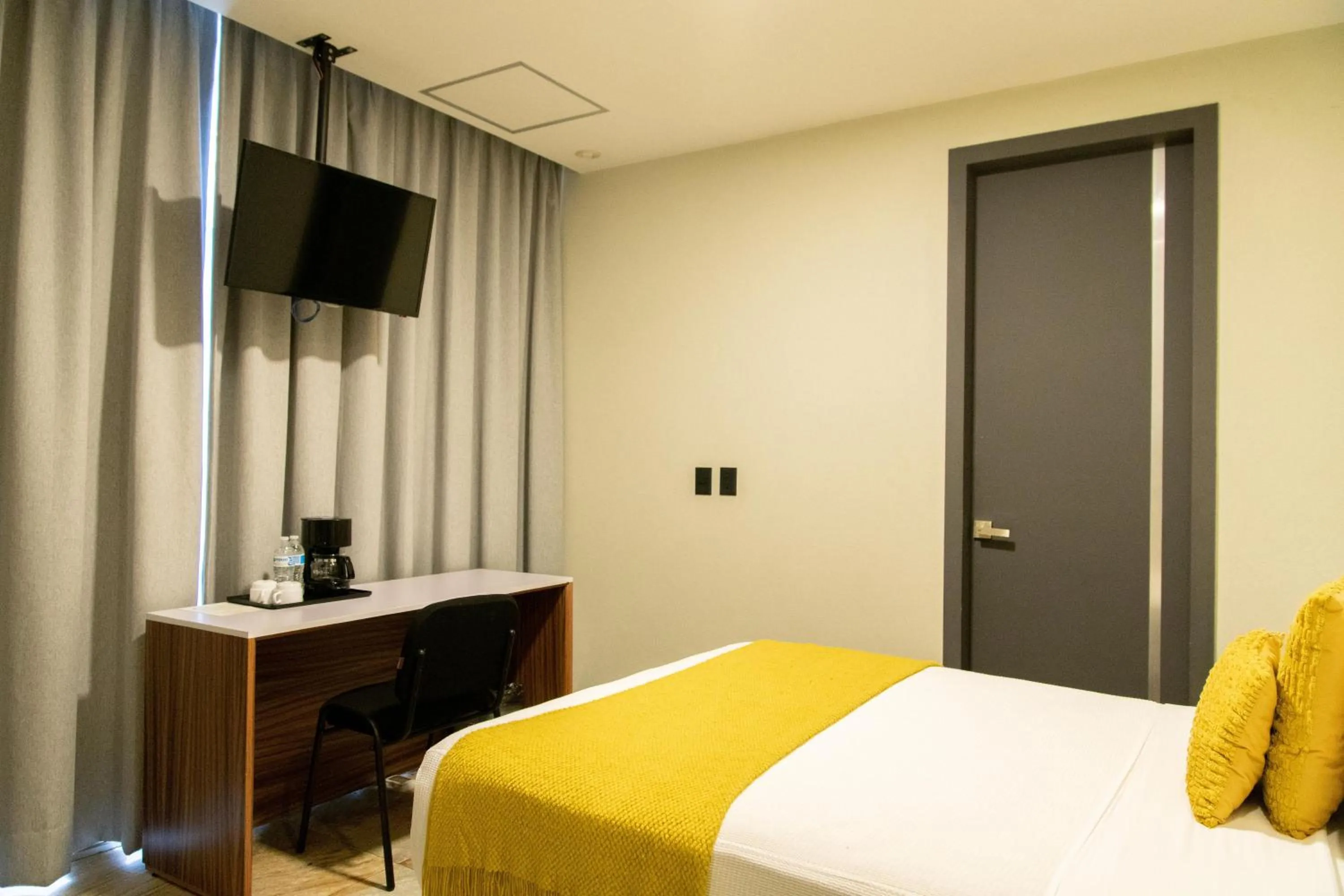 Bed in HVH by Yaxché