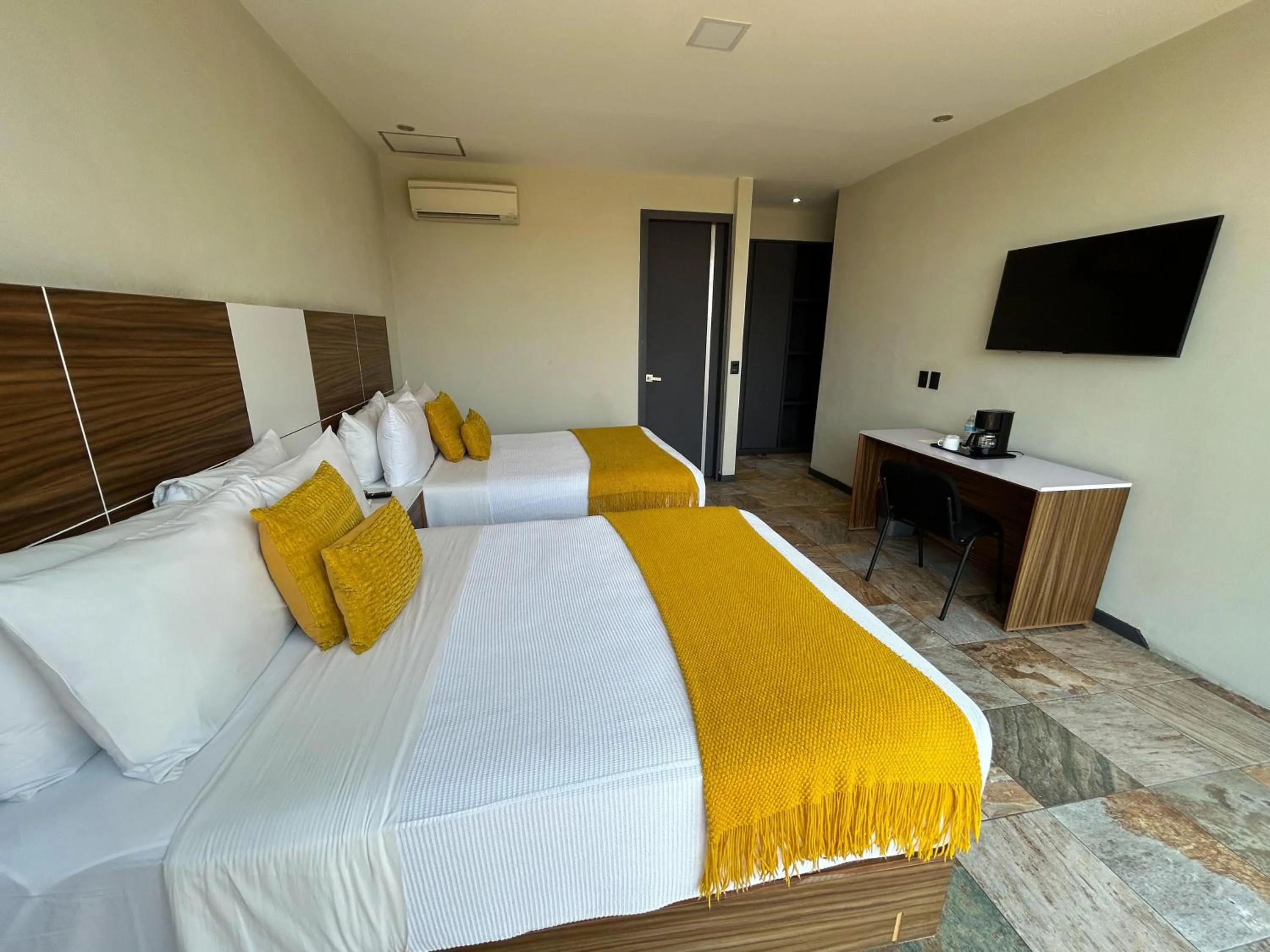 Bed in HVH by Yaxché