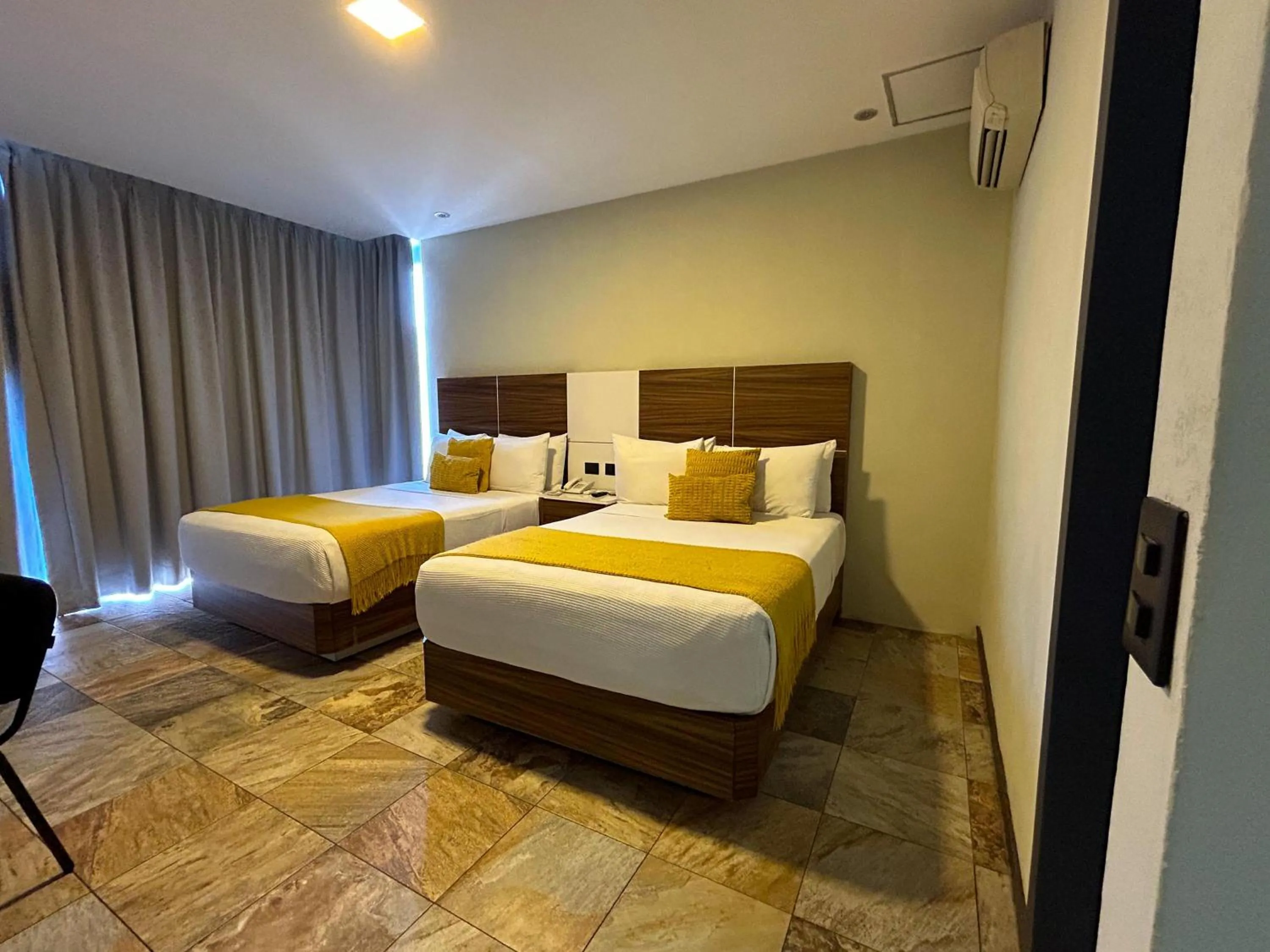 Bed in HVH by Yaxché