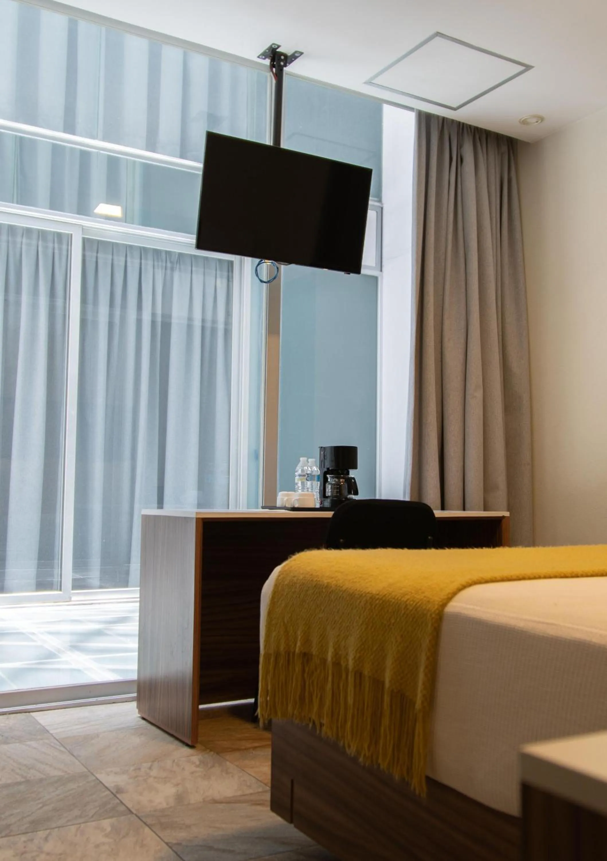 Bed in HVH by Yaxché