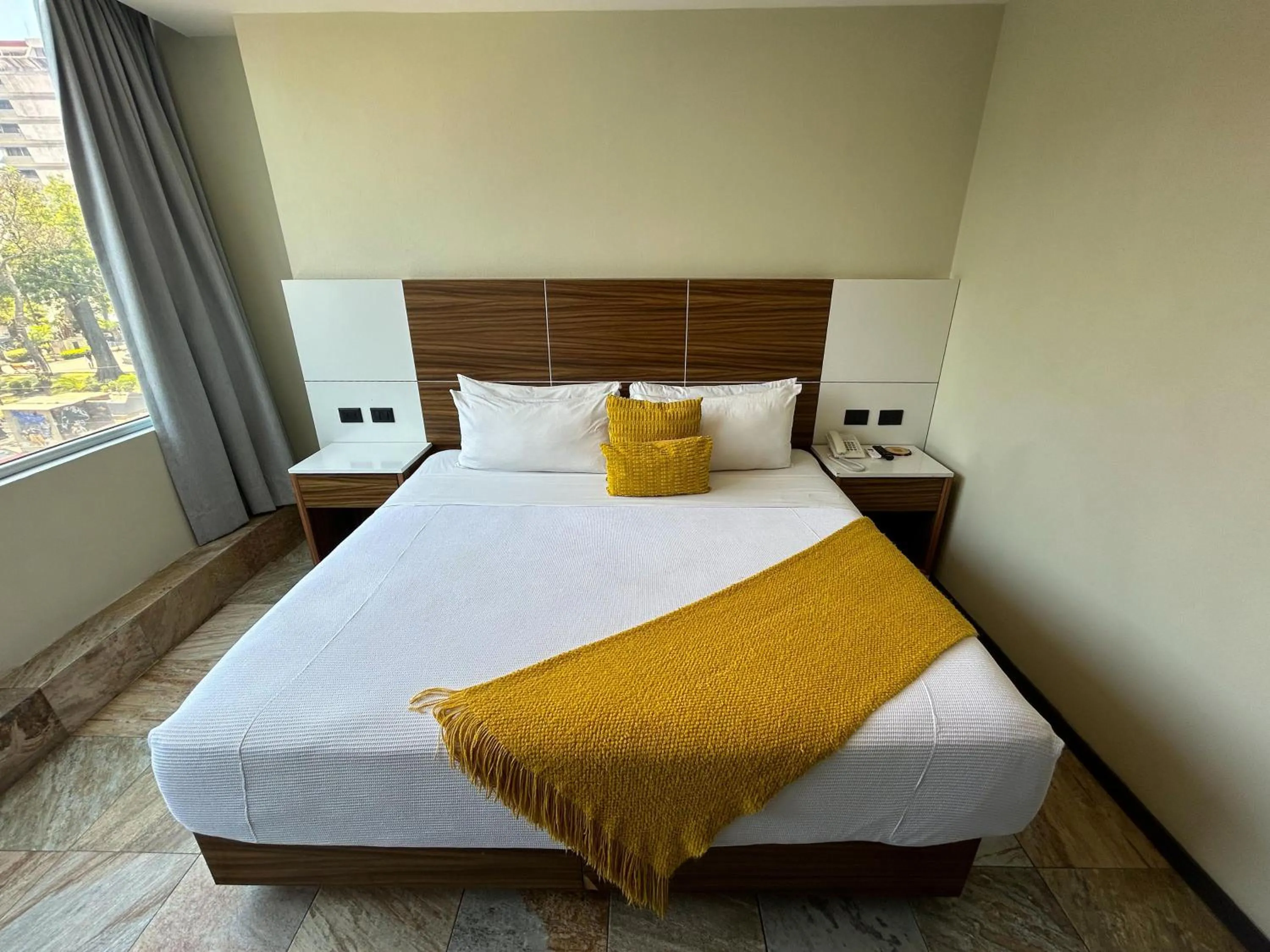 Bed in HVH by Yaxché