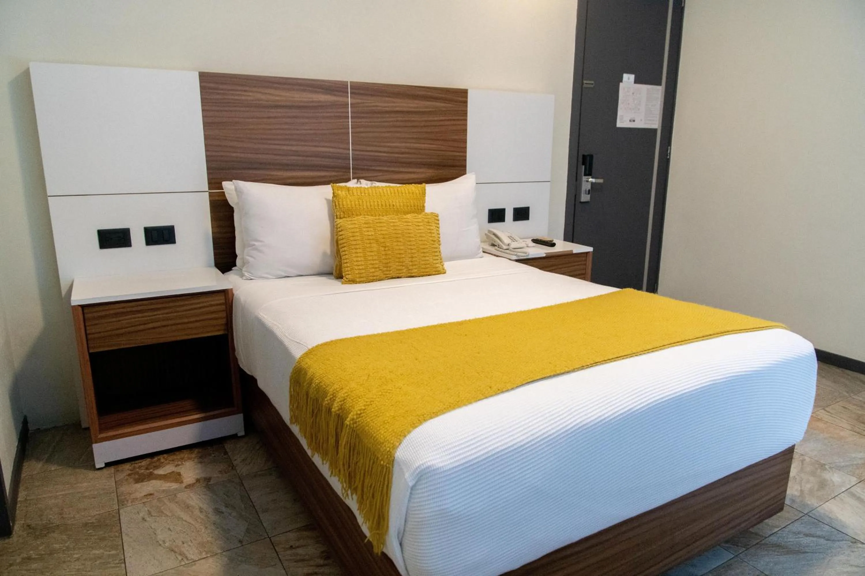 Bed in HVH by Yaxché