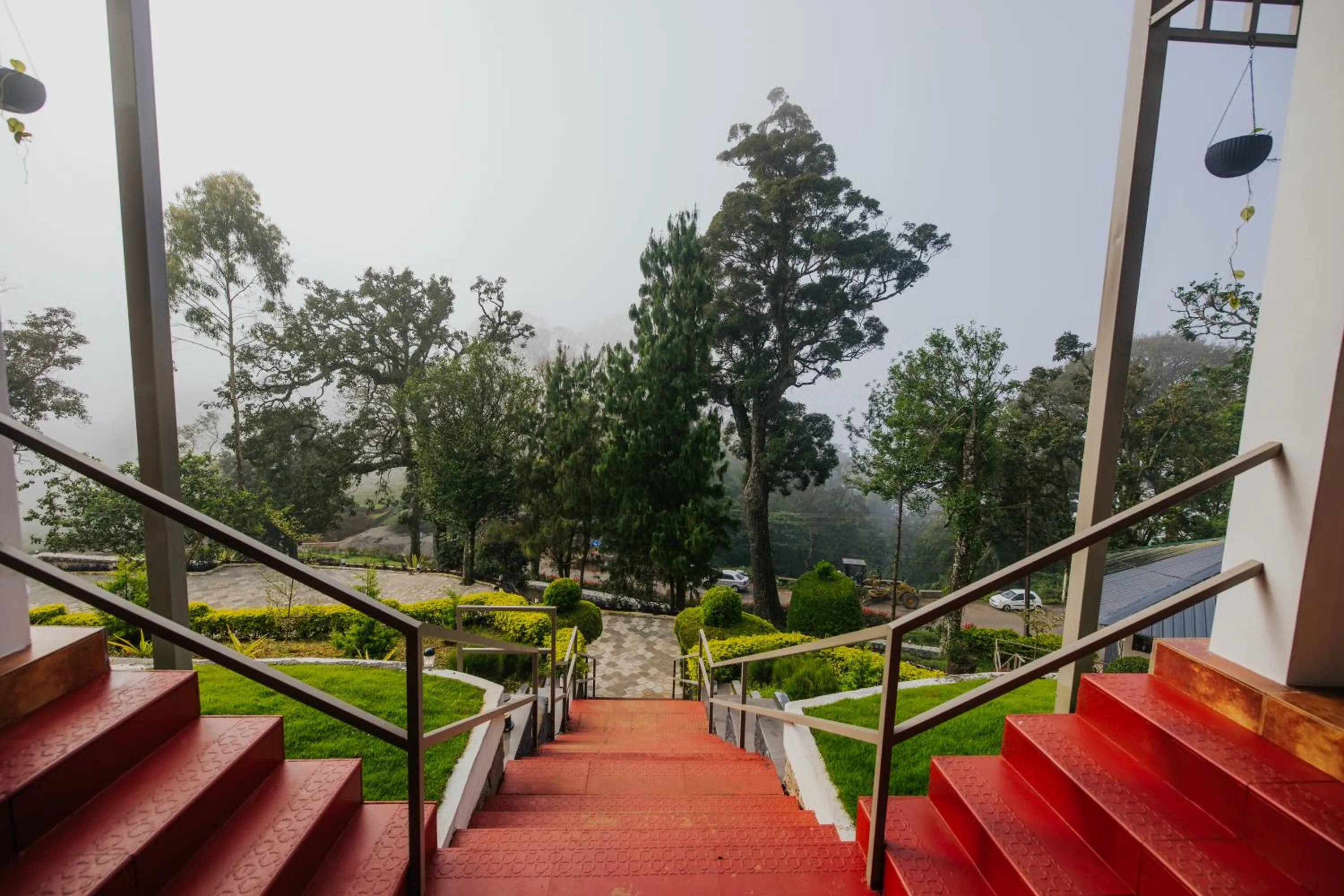 Spring in Misty Courtyard Resort