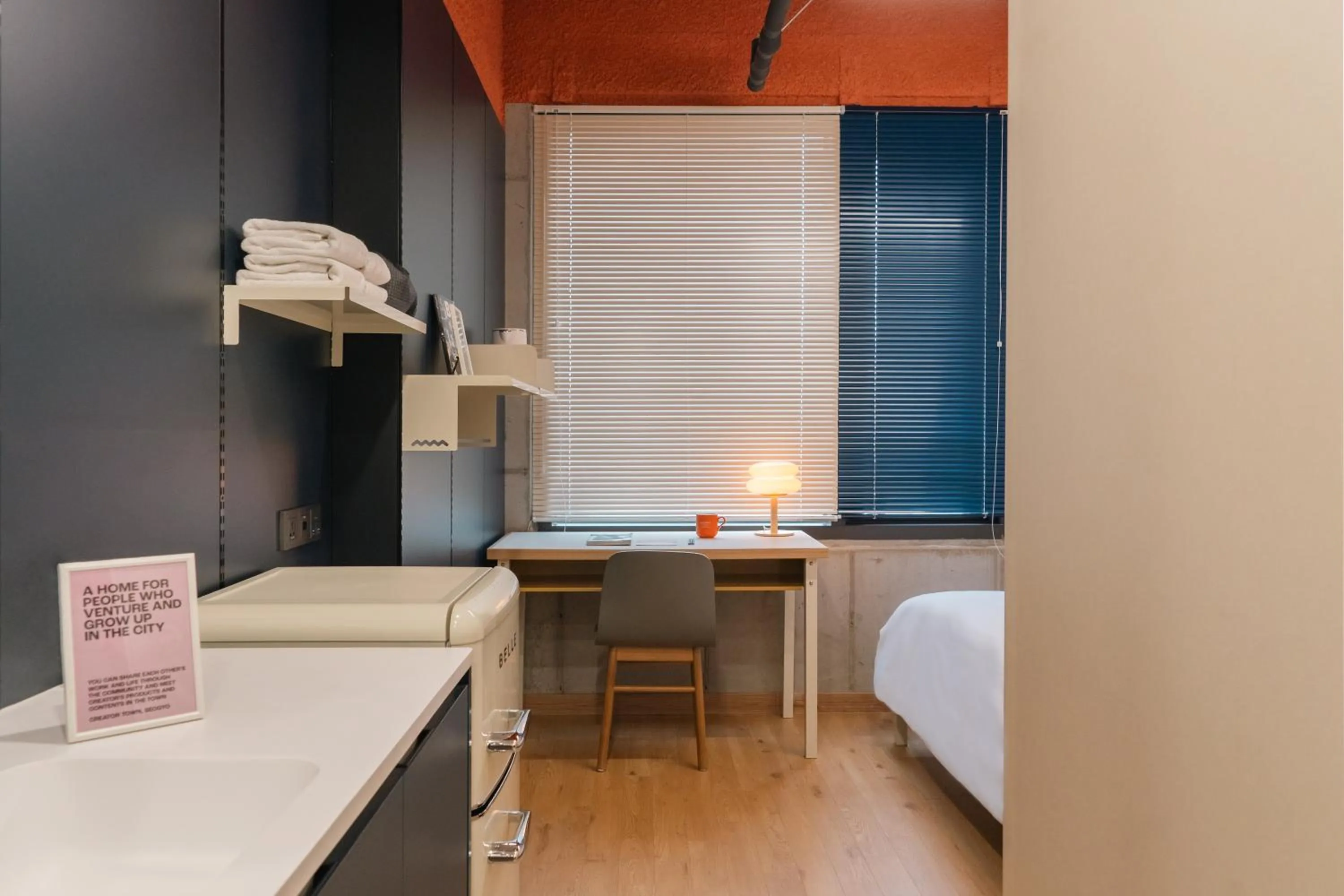 Photo of the whole room, Bed in Local Stitch Creator Town Seogyo