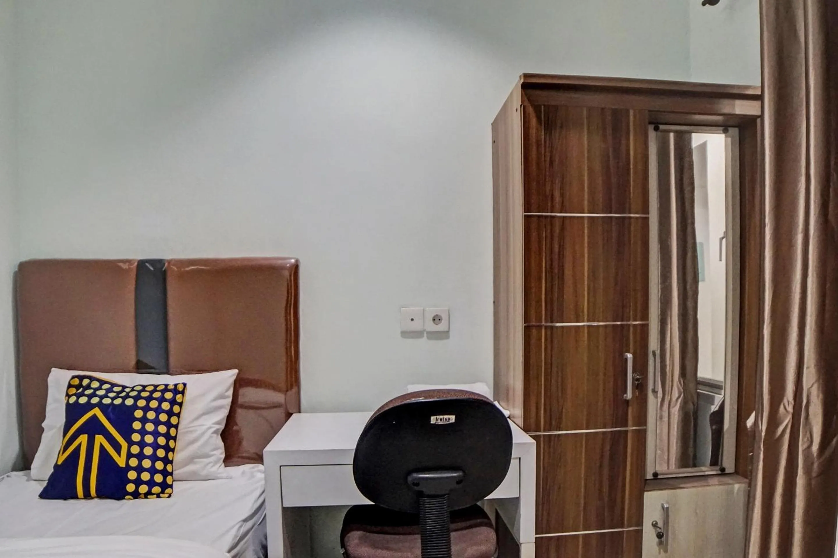 Bedroom in Hotel O Finest House Near Amplas Bus Terminal