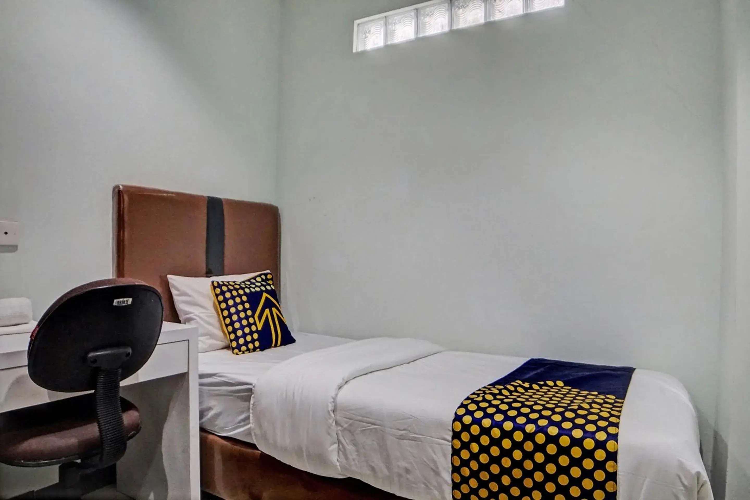 Superior Single Room - single occupancy in Hotel O Finest House Near Amplas Bus Terminal Superior Single Room - single occupancy in Hotel O Finest House Near Amplas Bus Terminal