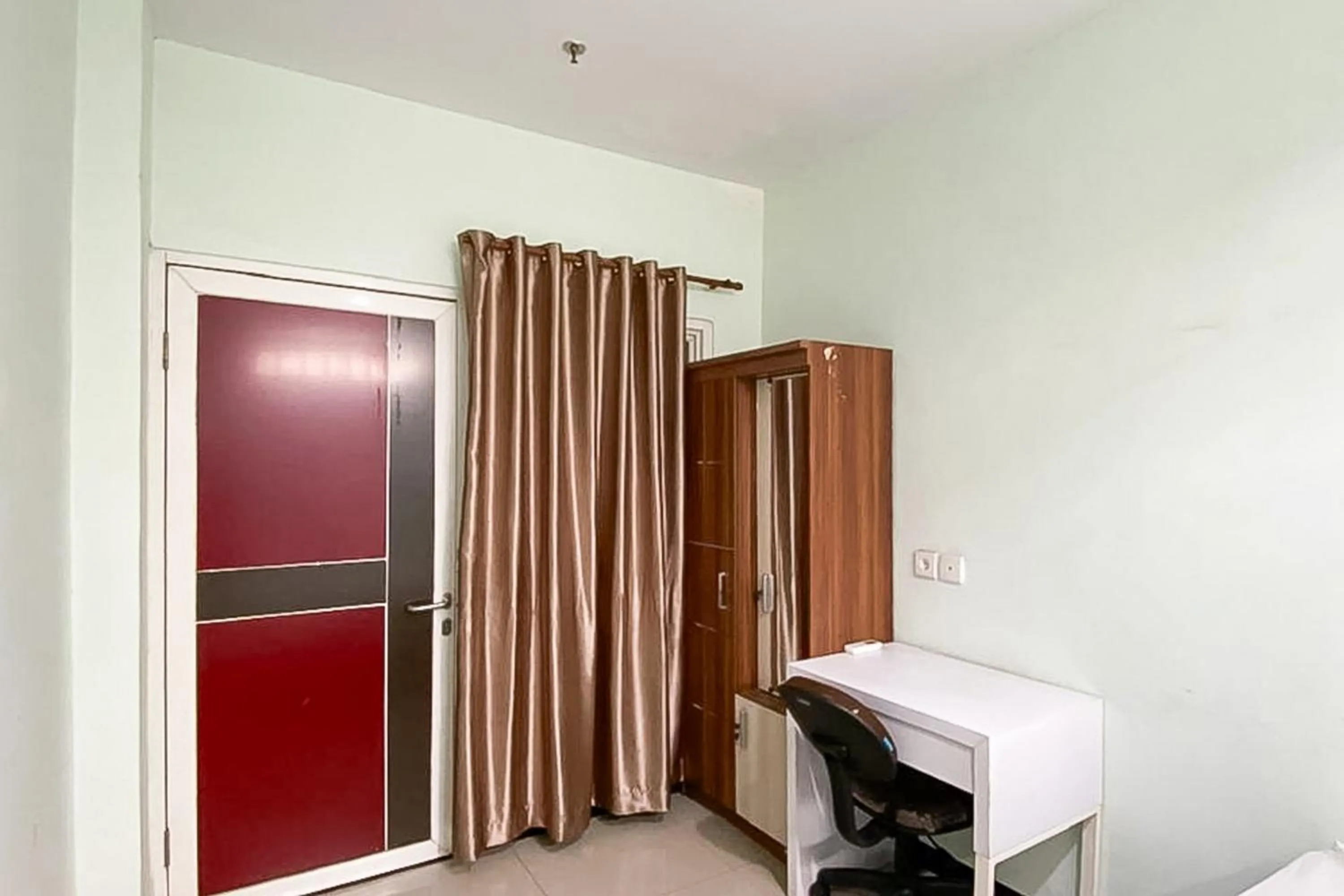 Bedroom in RedDoorz Hostel at FInest Medan