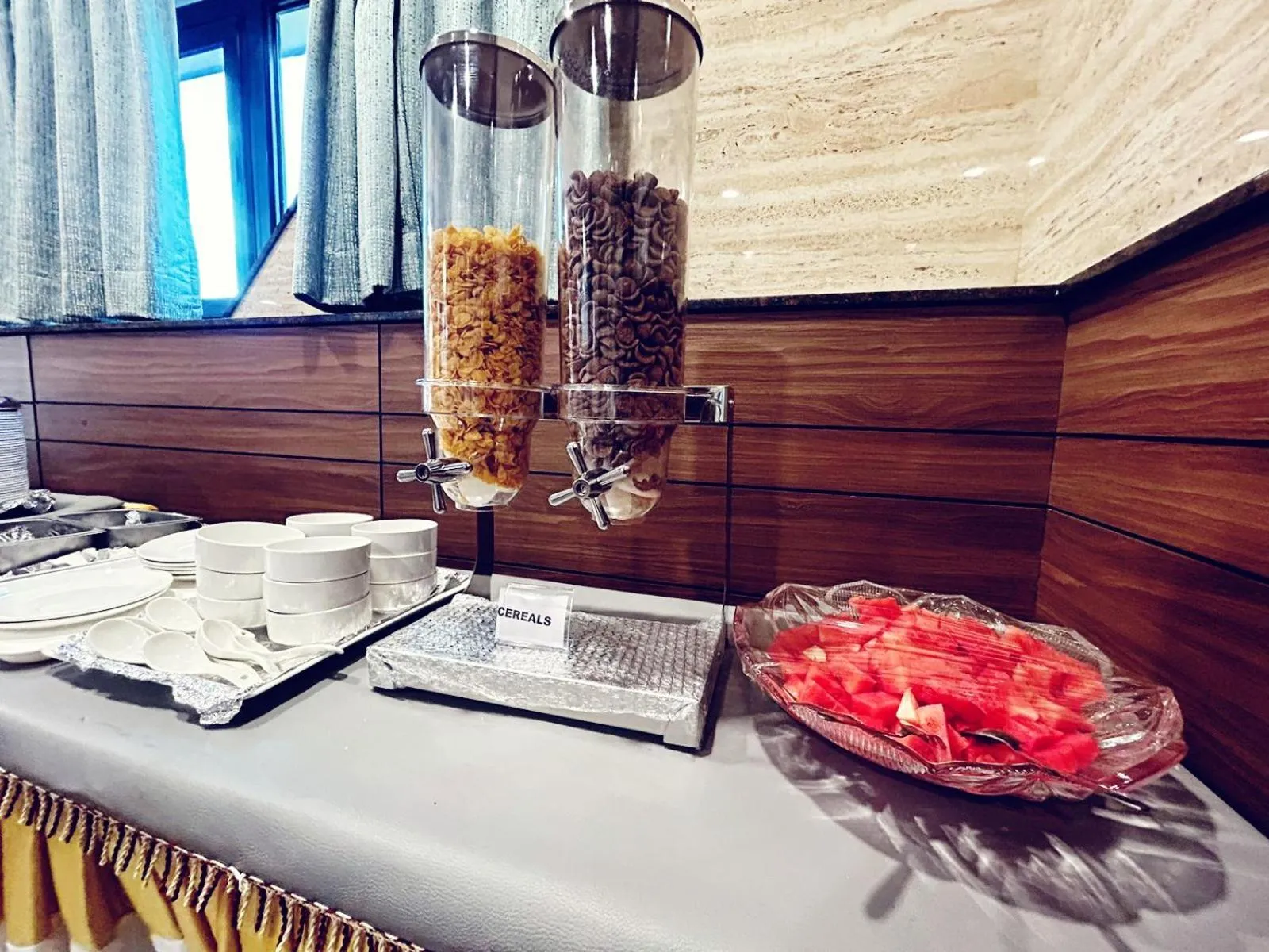 Restaurant/places to eat in Hotel Grand Sabarees