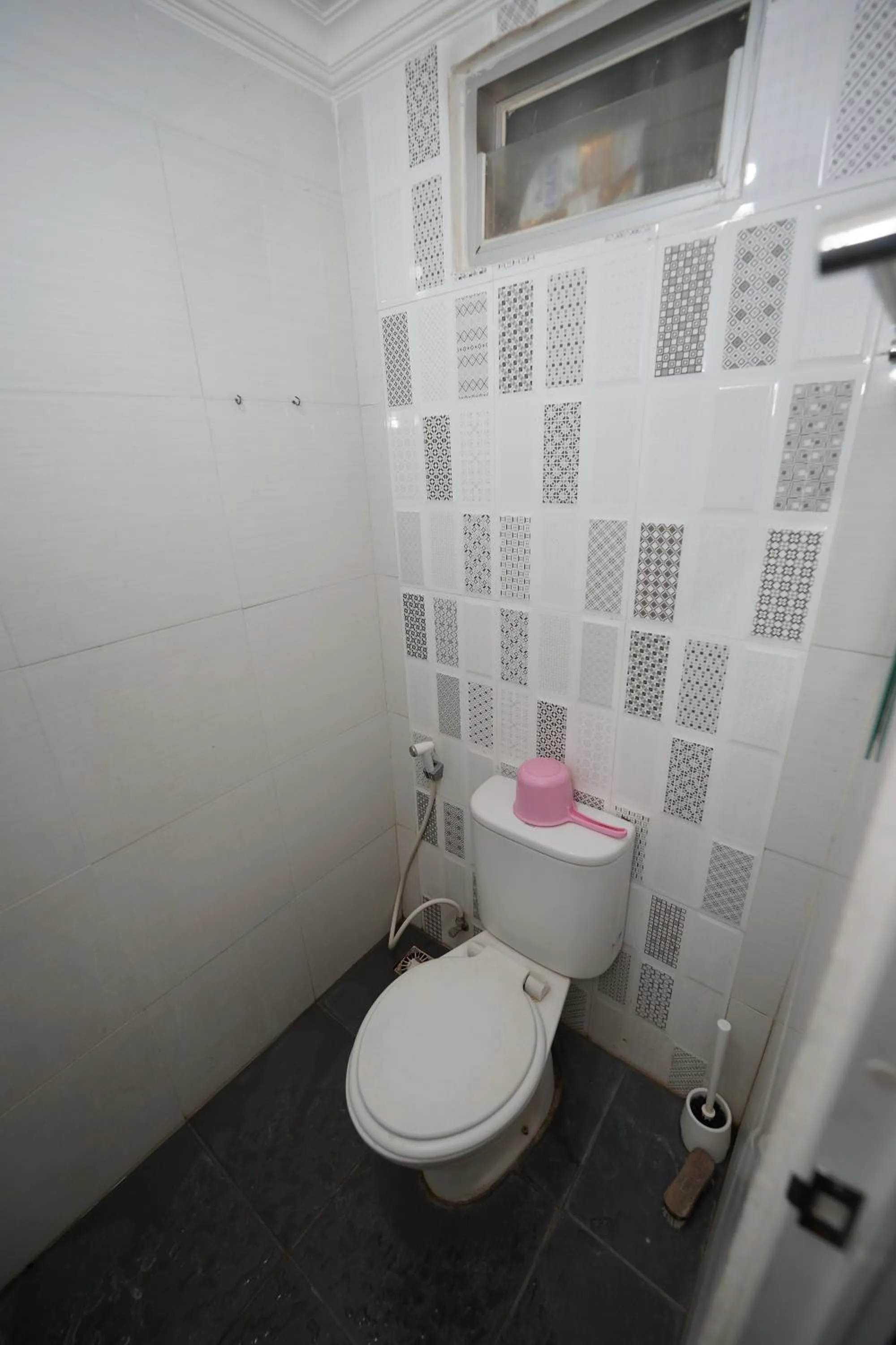 Bathroom in Perfect Stay Apartement The Suites Metro Bandung By Sultan Property