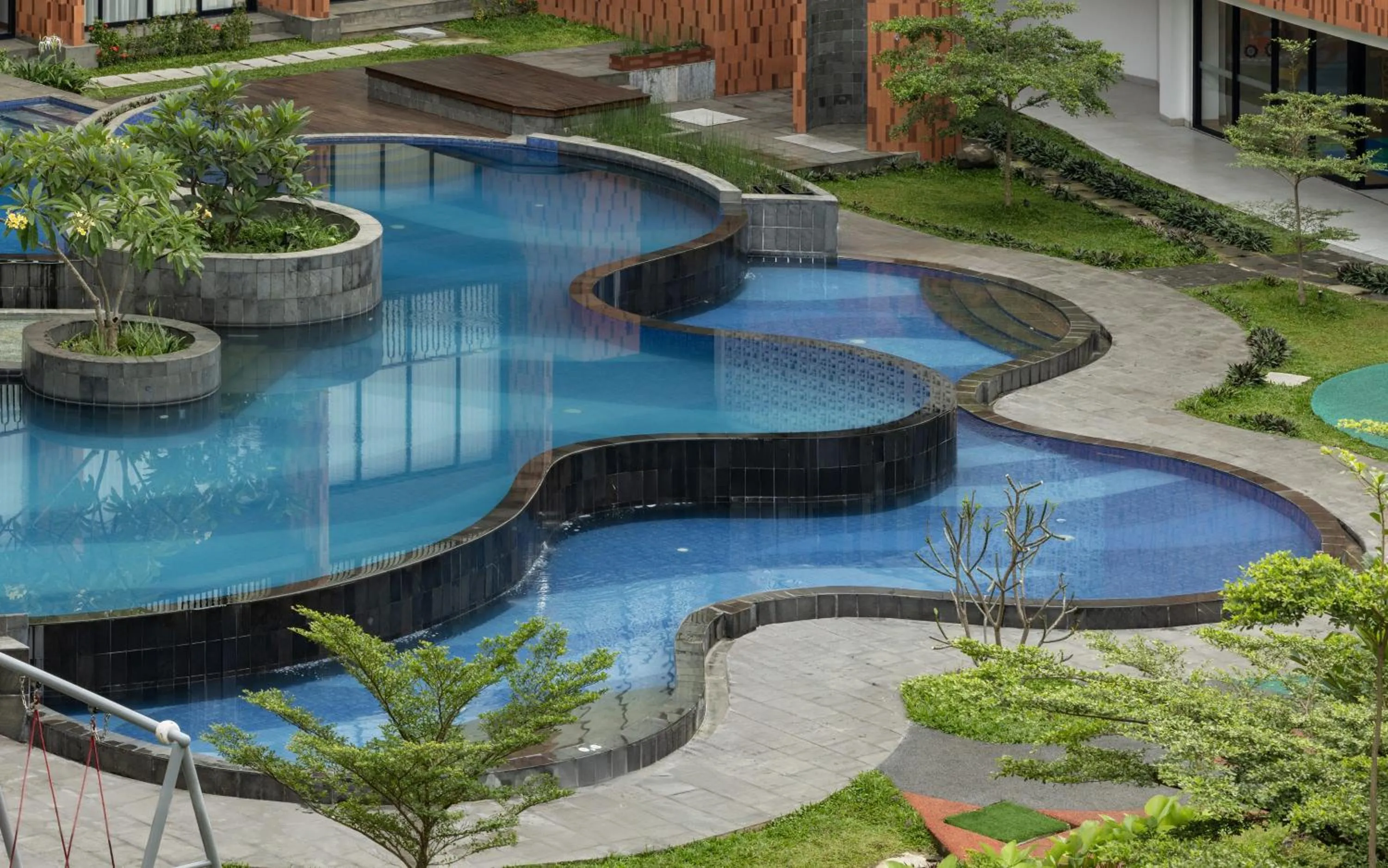 Swimming pool in Hotel Santika Premiere Linggarjati - Kuningan
