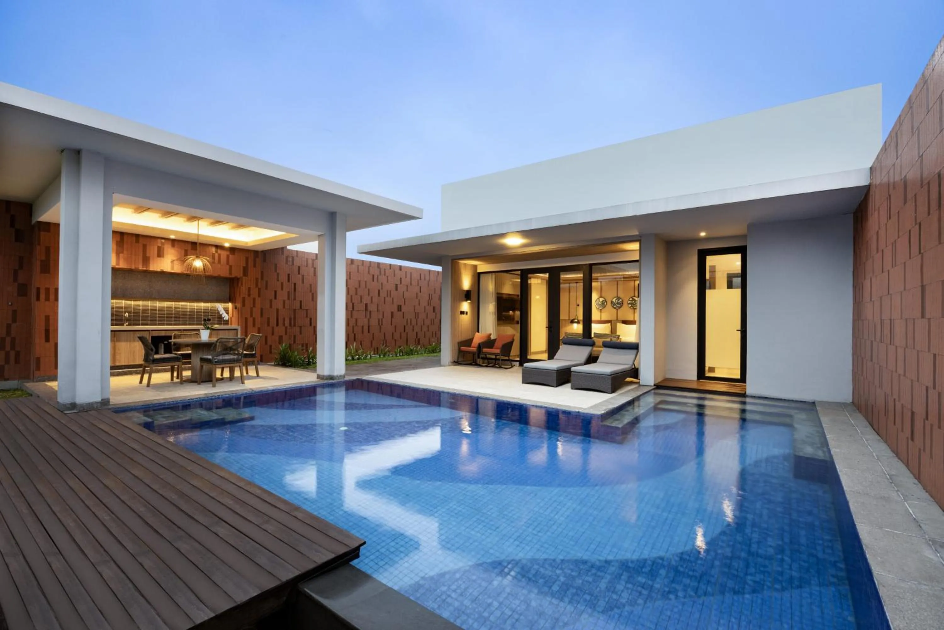 Swimming pool in Hotel Santika Premiere Linggarjati - Kuningan