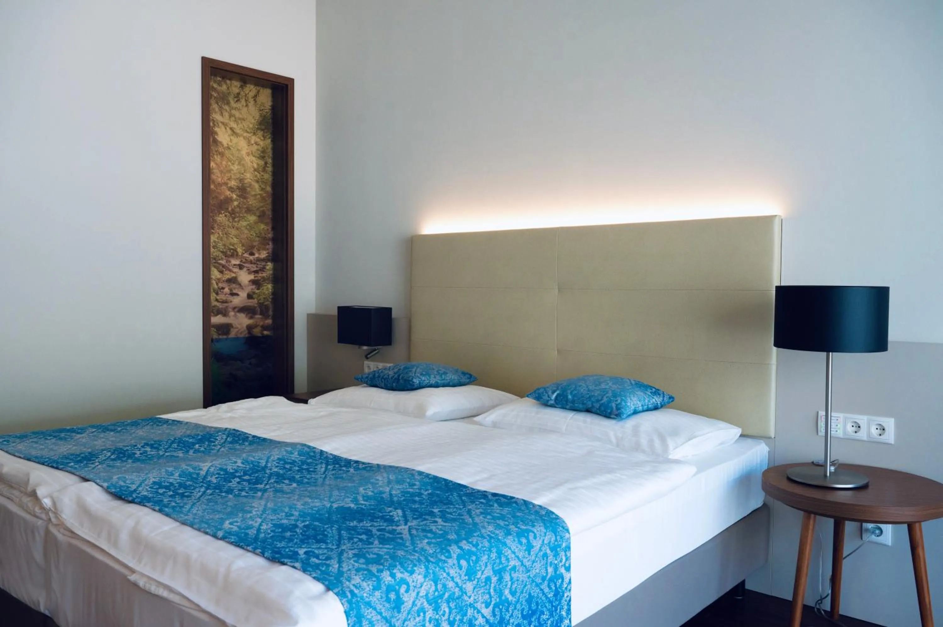 Restaurant/places to eat, Bed in Nuhr Medical - Hotel & Restaurant - ab 2 Nächtigungen von 13 Feb - 15 Feb 2026 kostenlose Zimmer Dekoration & eine Flasche Sekt für den Valentinstag - Champagner & Kaviar Abend am 14 Feb 2026 um 18 Uhr